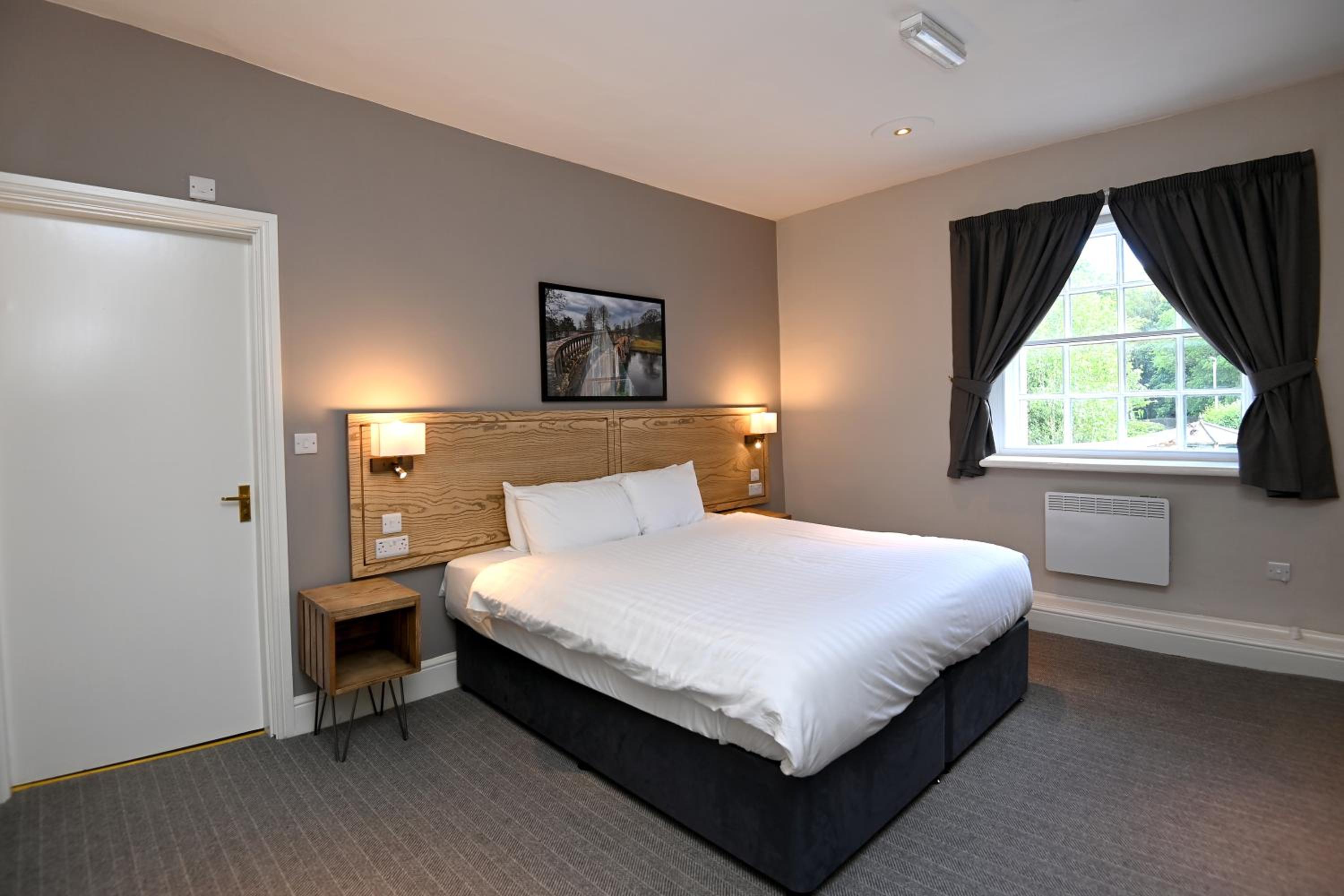 Standard Double Room - Photo 9
