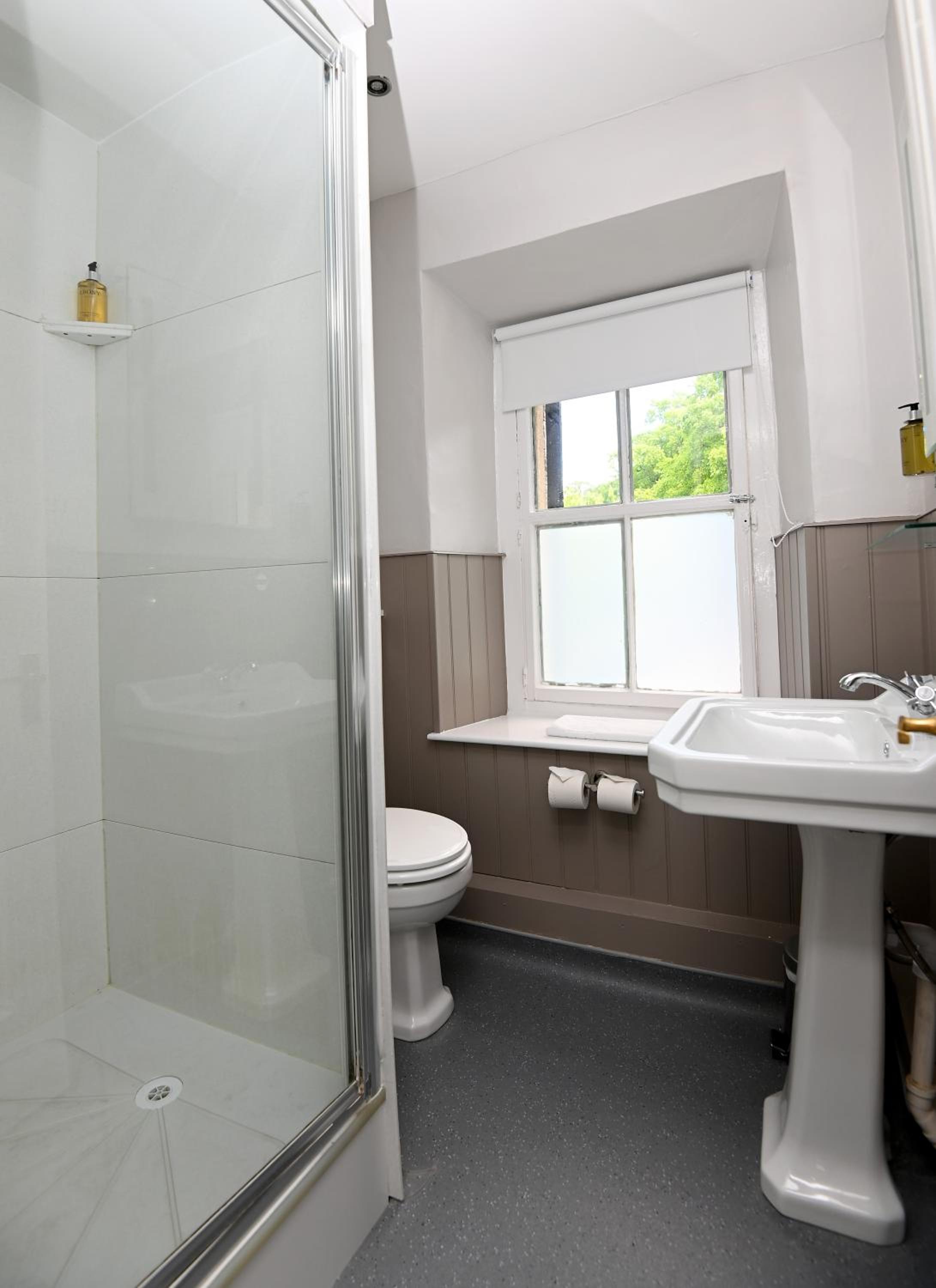 Standard Double Room - Photo 2