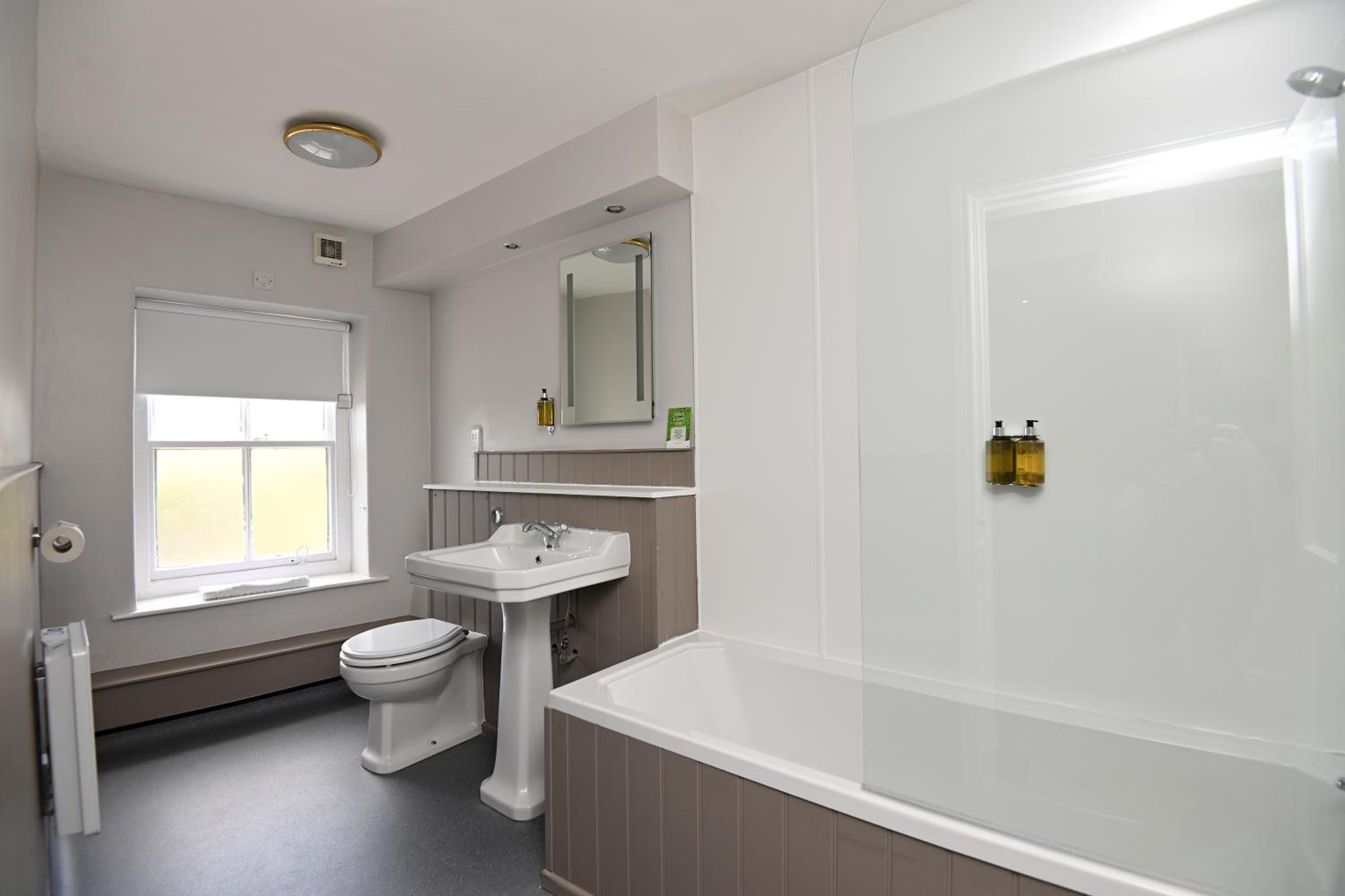 Standard Double Room - Photo 3