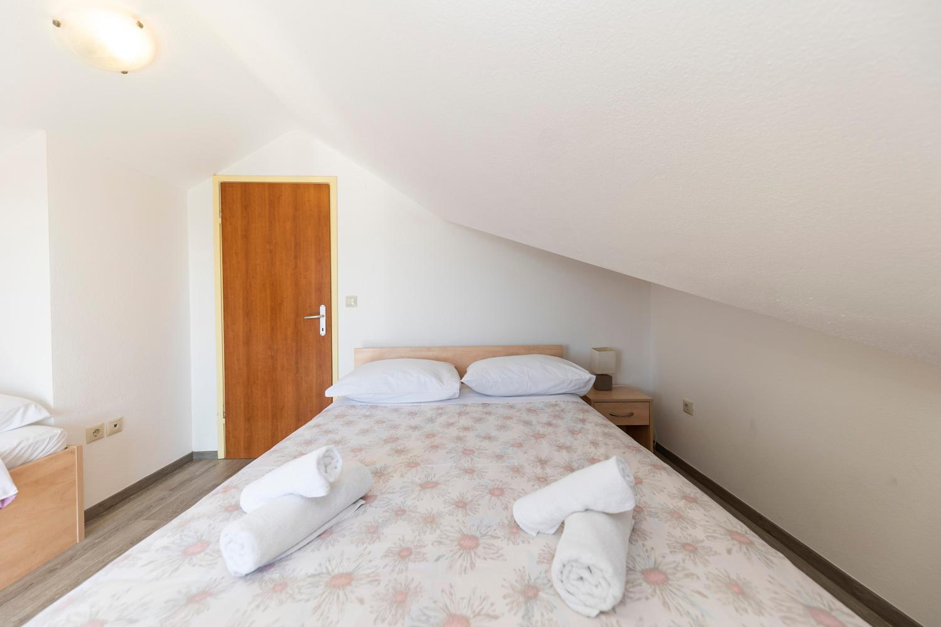 One-Bedroom Apartment with Balcony photo 1