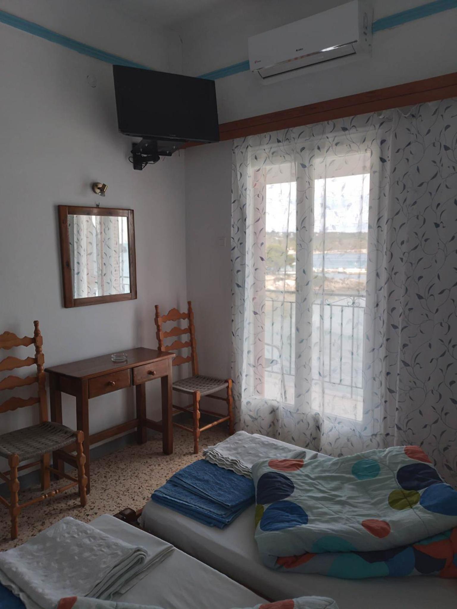 Double or Twin Room photo 2