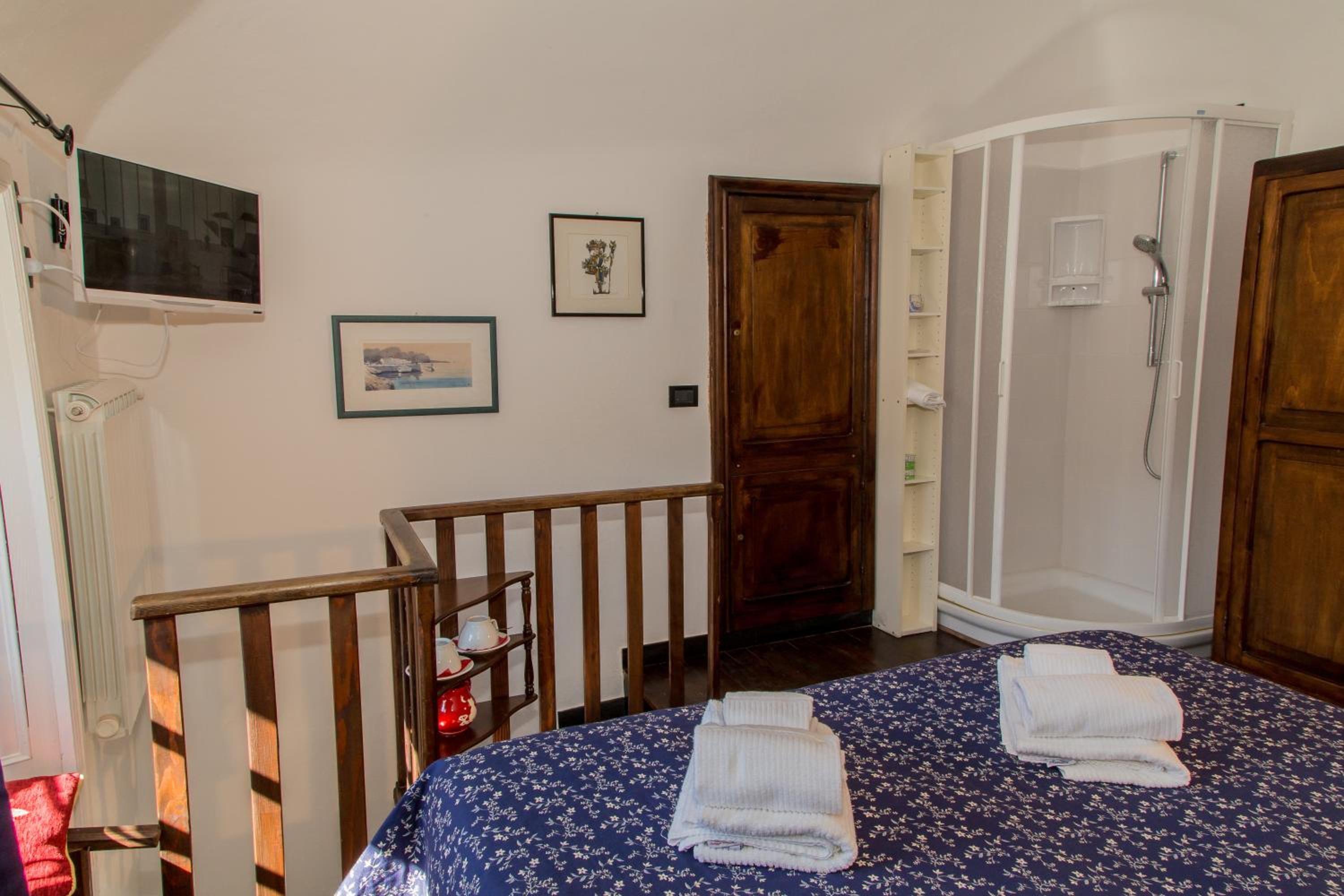 Two Connecting Rooms photo 3