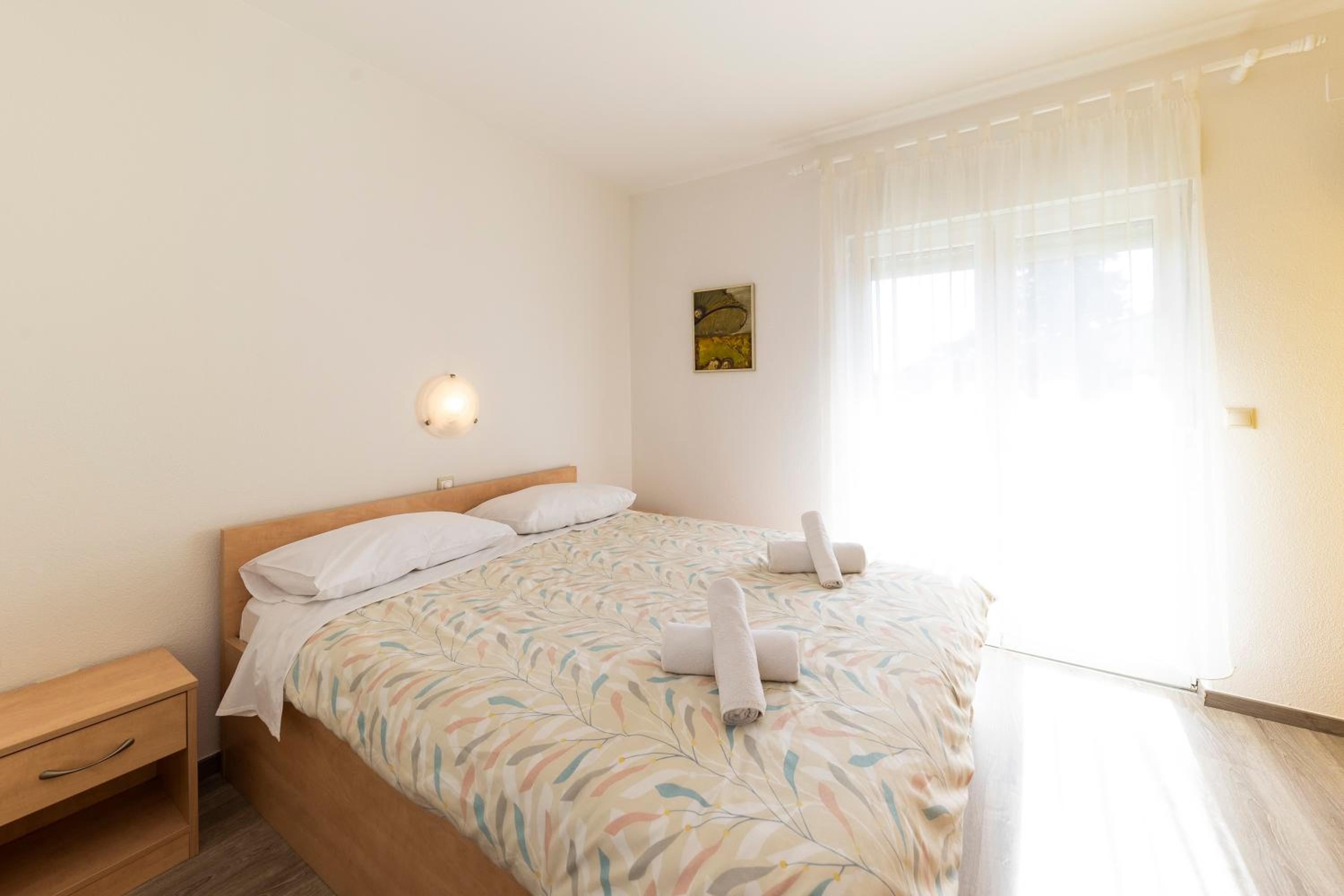 Studio Apartment with Balcony photo 3