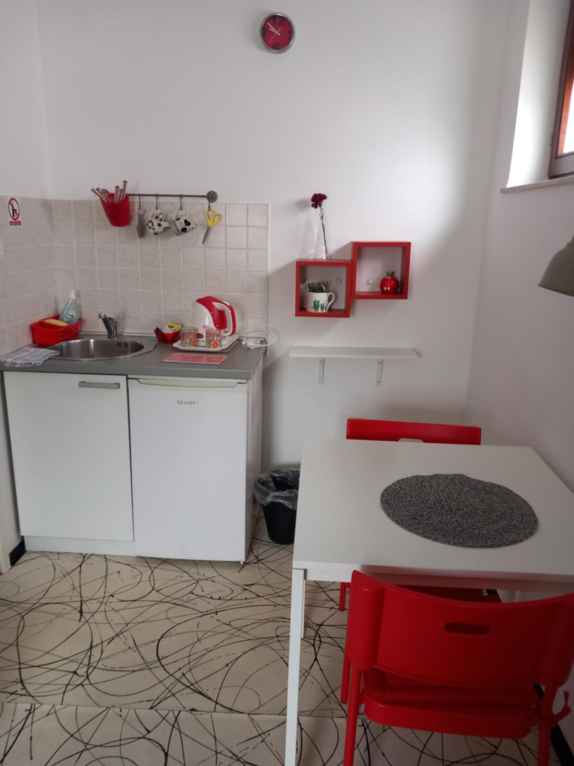 Double Room with Private Bathroom - Photo 14
