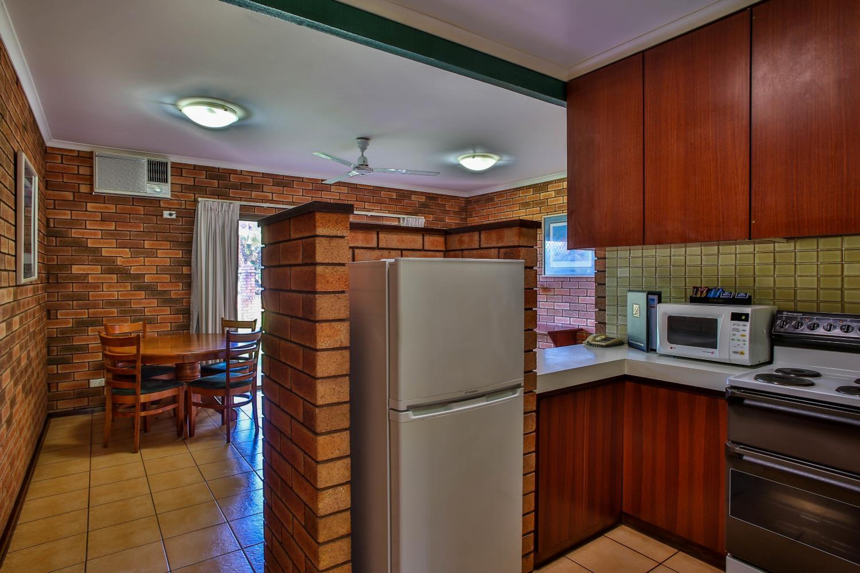One-Bedroom Apartment photo 2