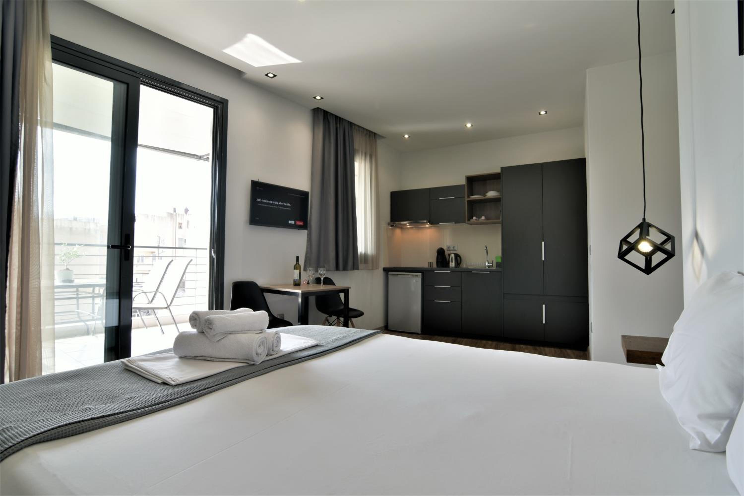 Apartment with Balcony with Acropolis View  photo 3