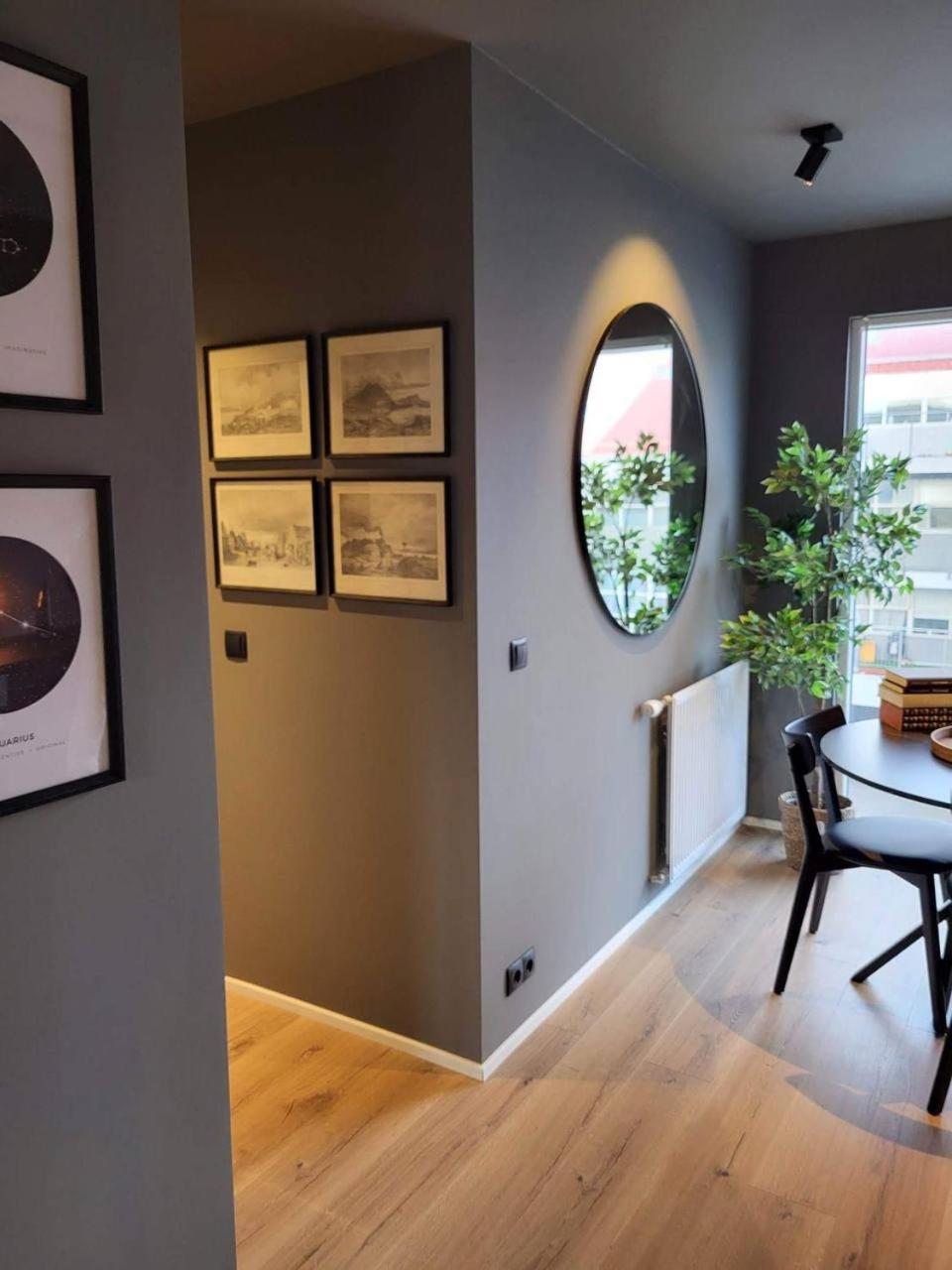 One-Bedroom Apartment - Photo 6