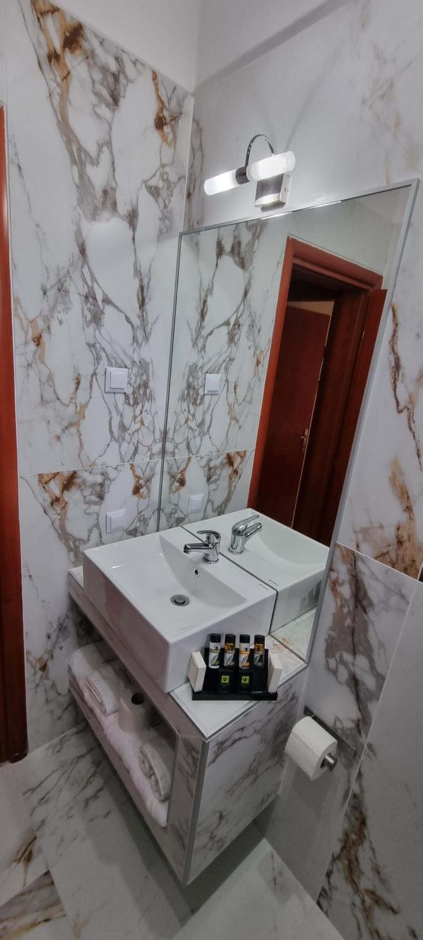 Superior Suite - Photo 5