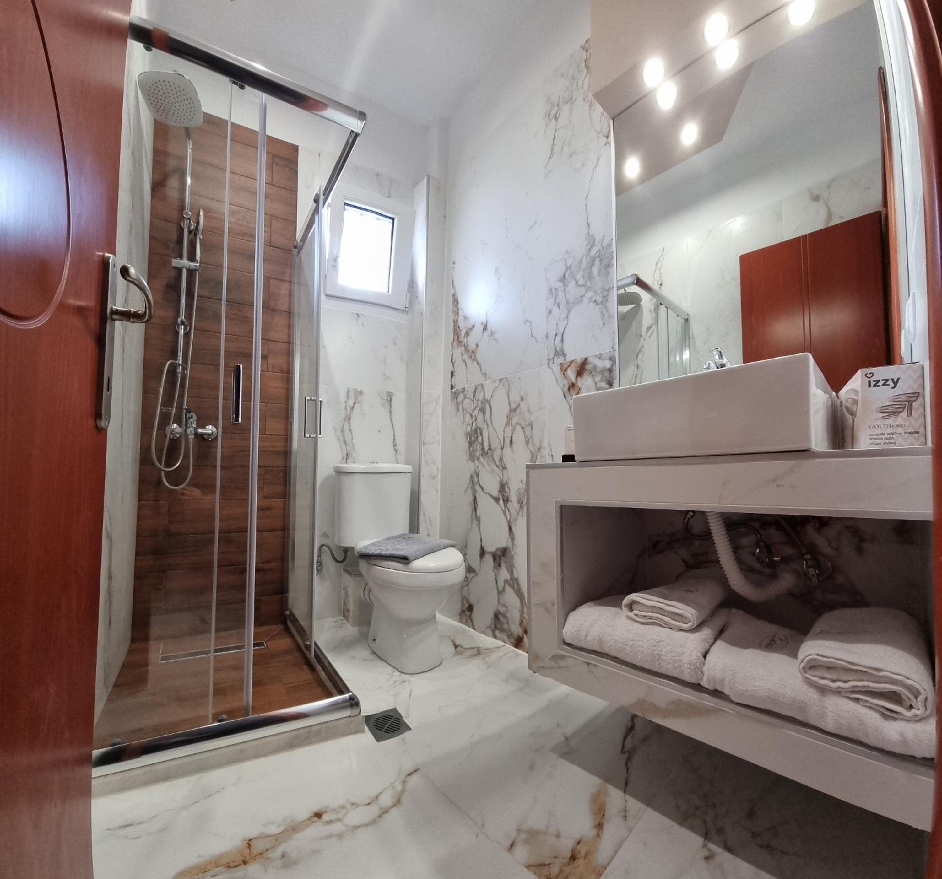 Superior Suite - Photo 25