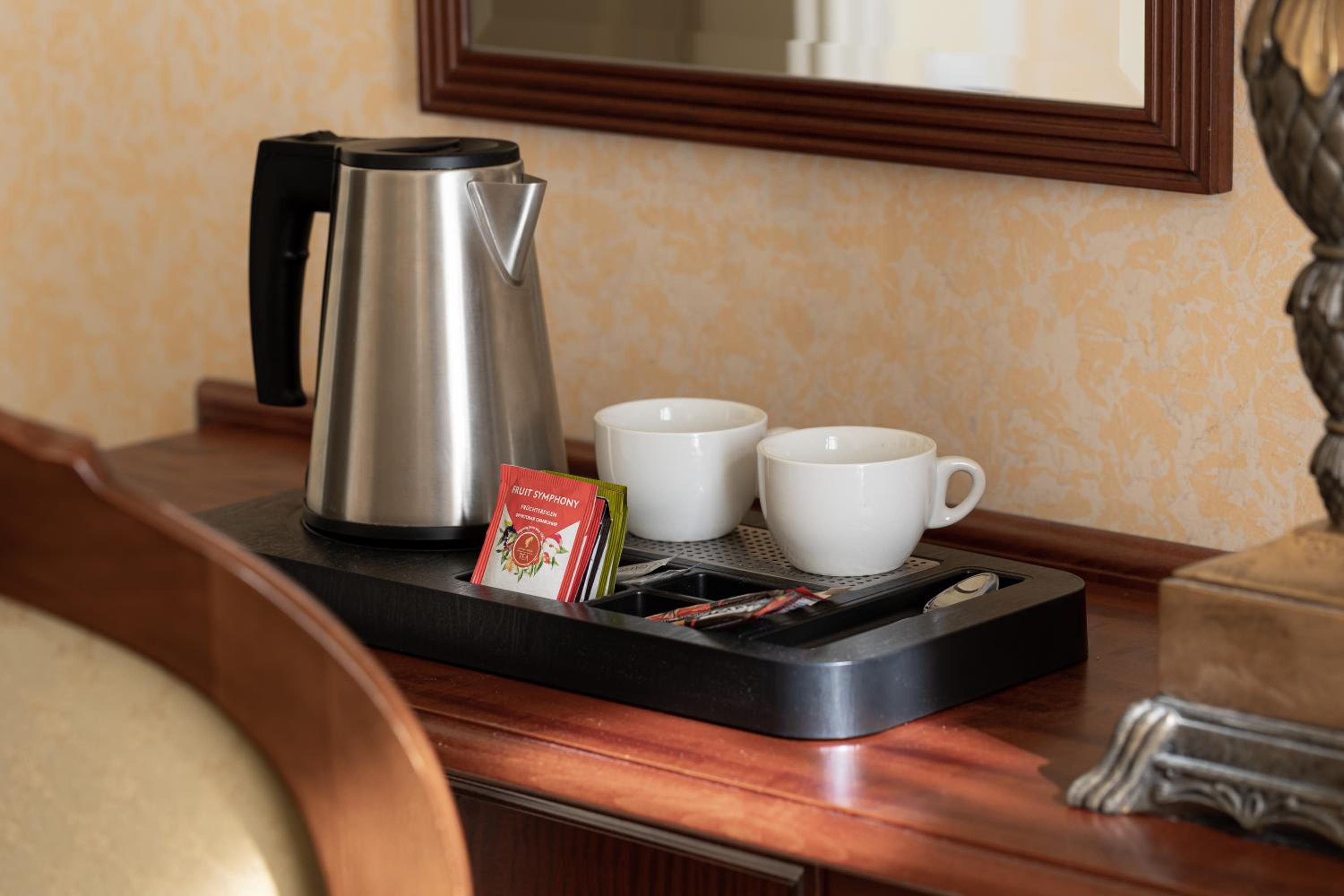 Suite with Wellness Access - Photo 6