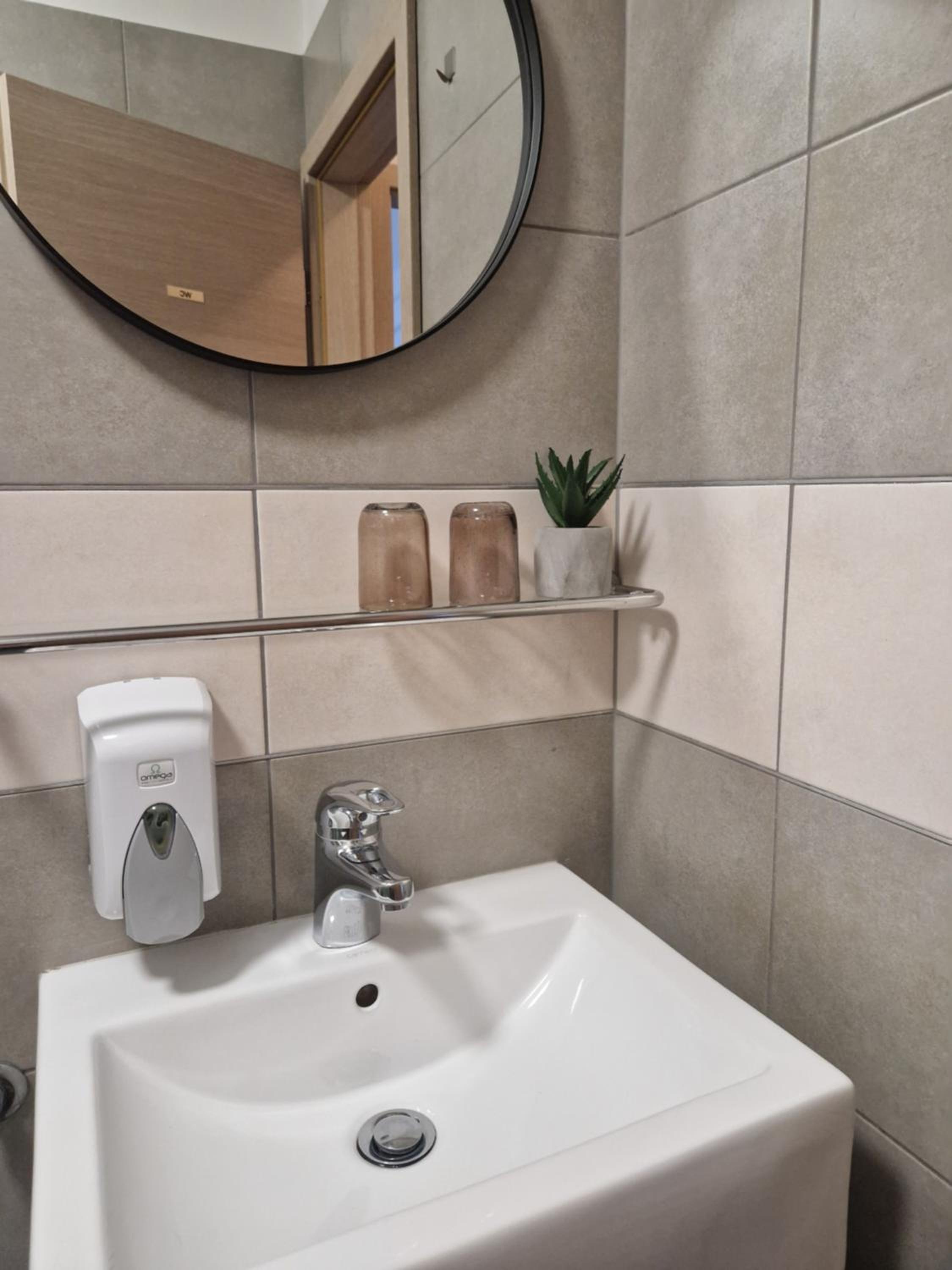 Apartment photo 2