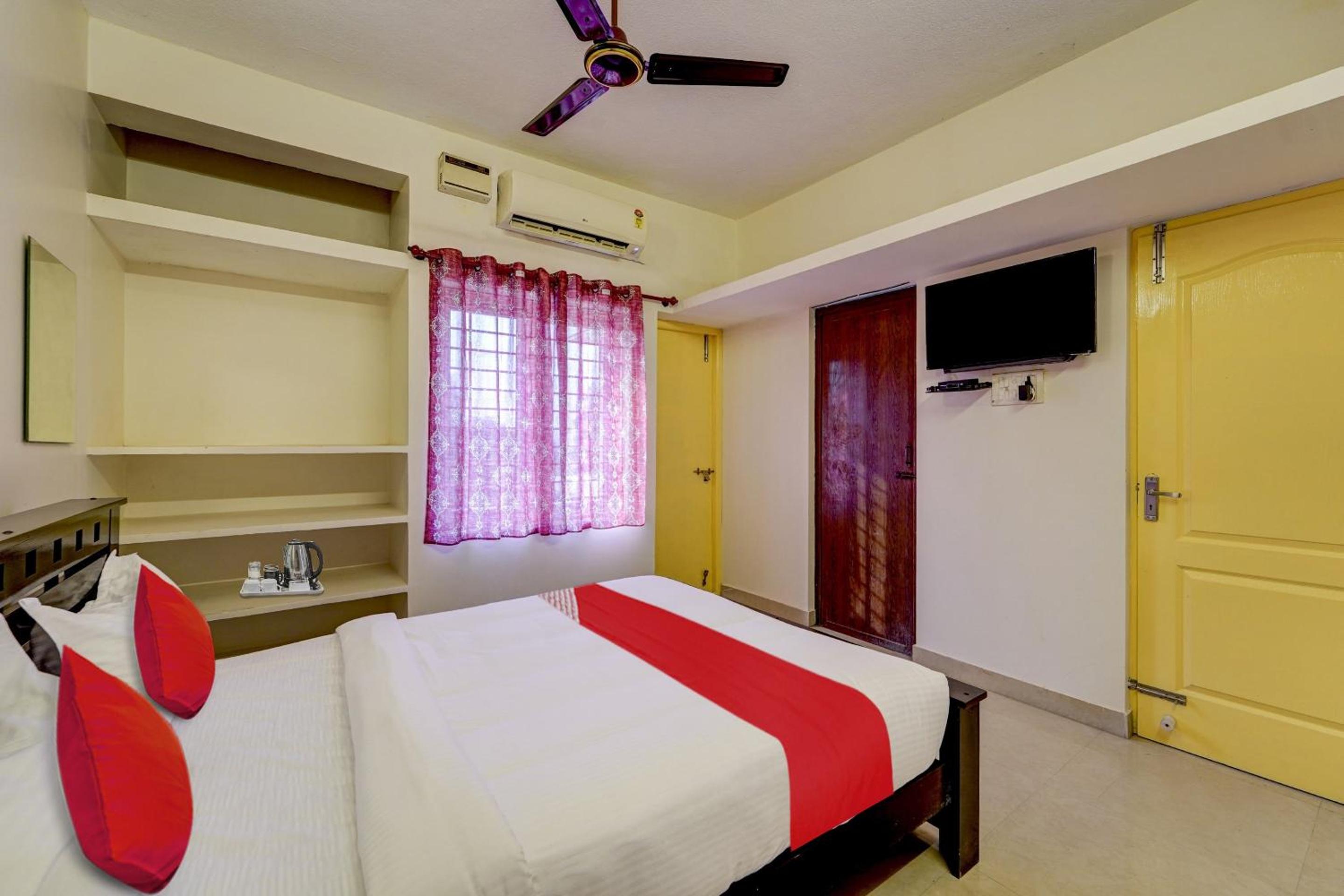 Standard Double Room - Photo 17