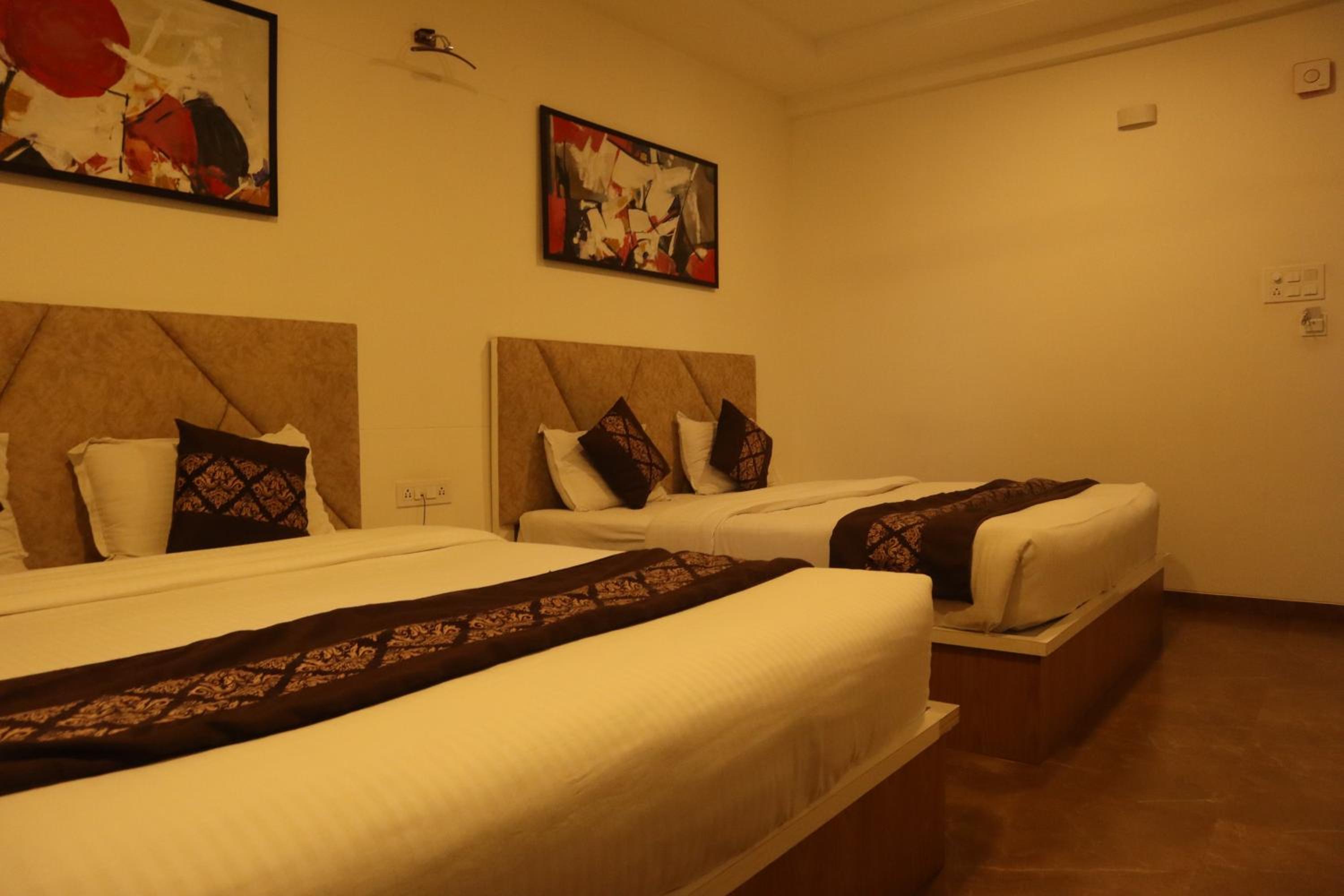Deluxe King Room photo 3