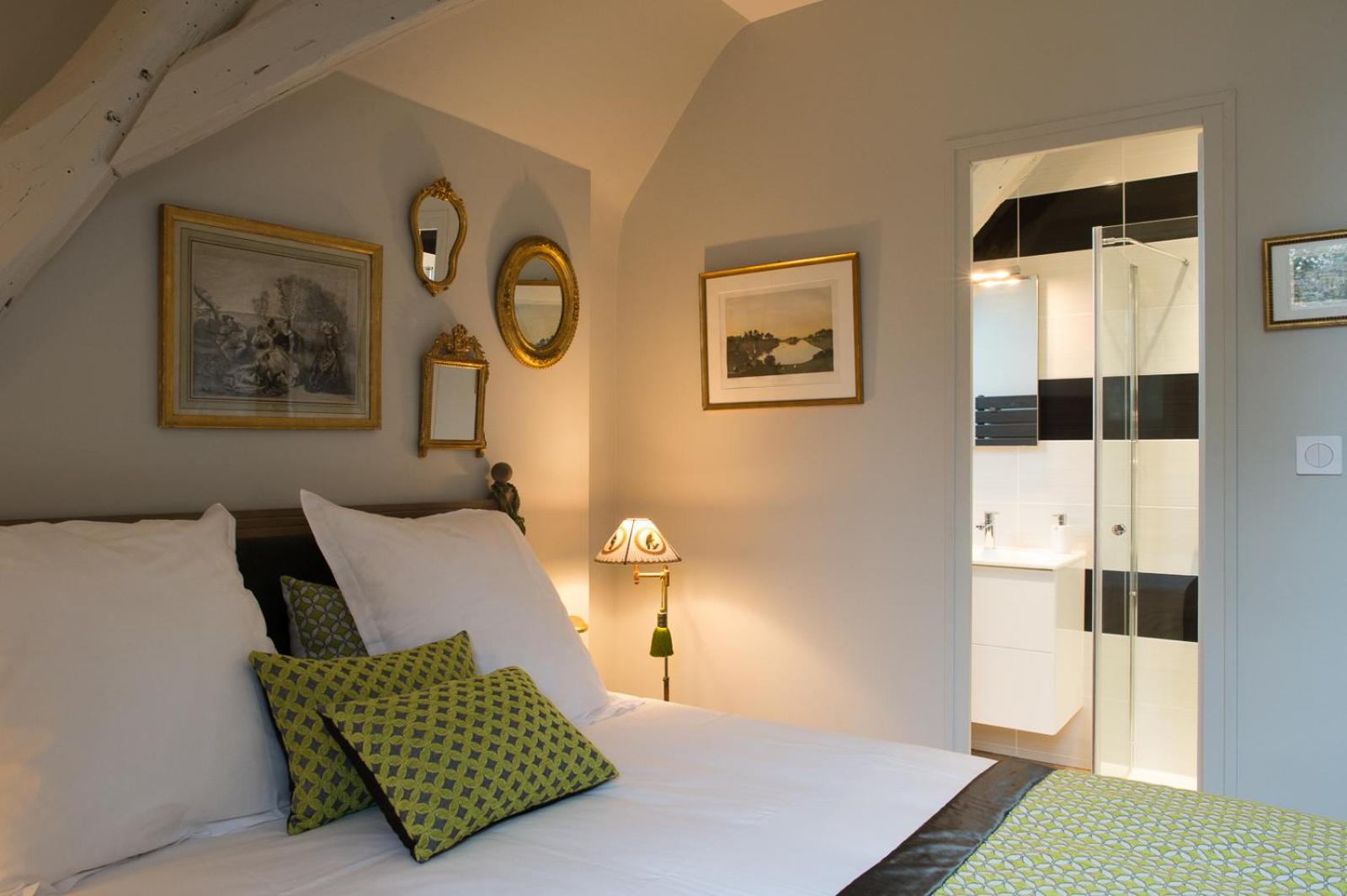 Standard Queen Room photo 1