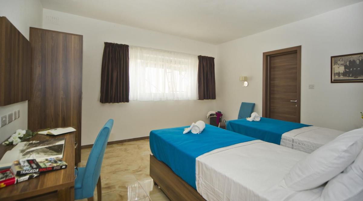 Large Double or Twin Room