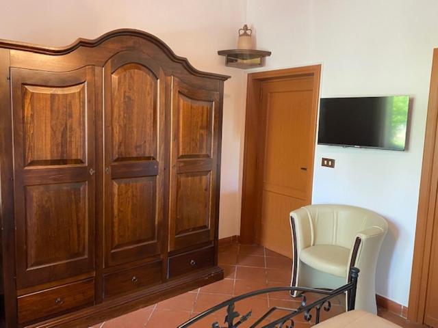 Double Room with Private Bathroom - Photo 12