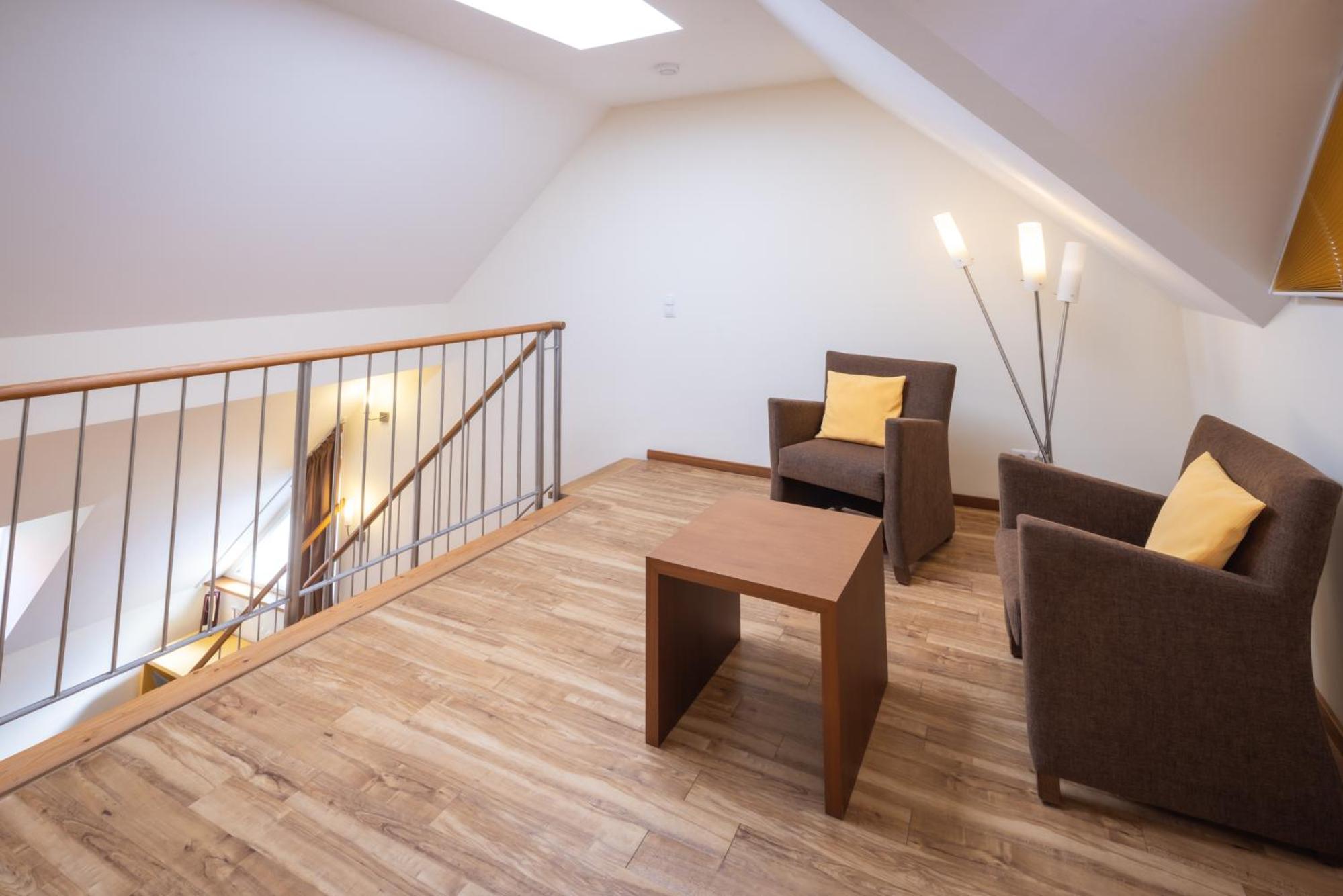 Gallery Room photo 2