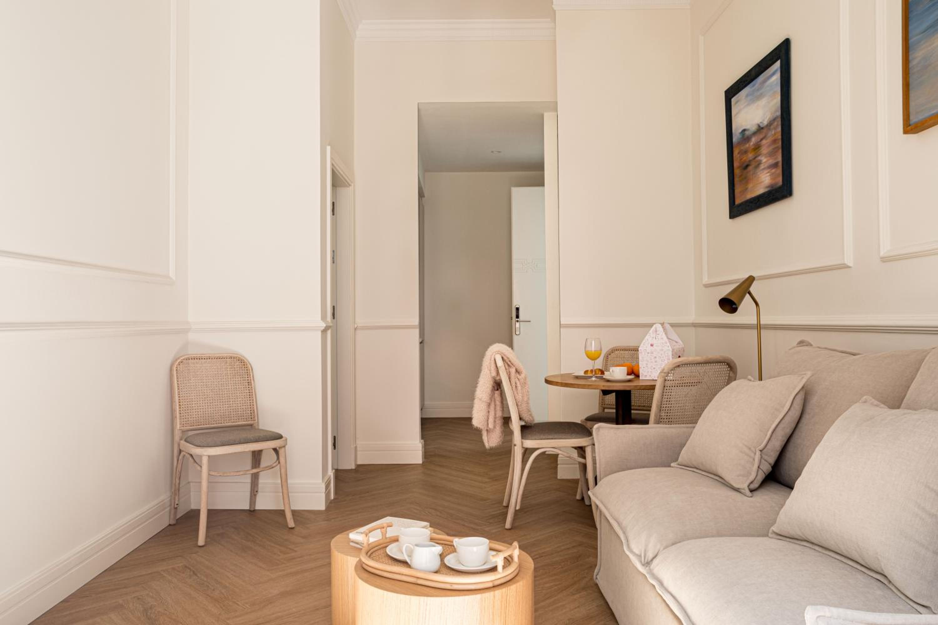 Suite - Photo 2