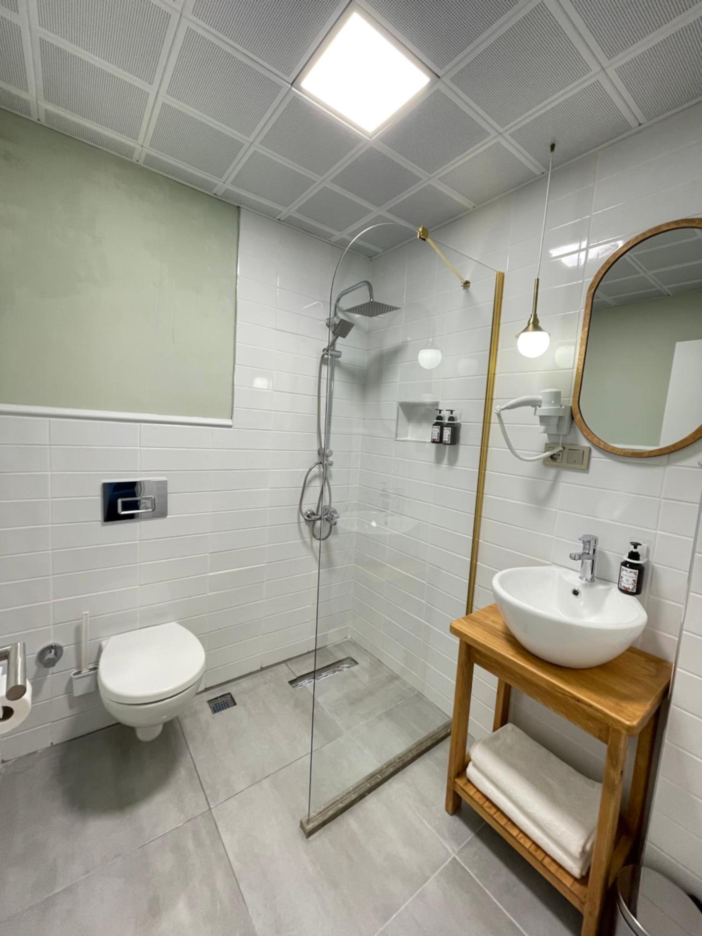 Deluxe Double Room - Photo 12