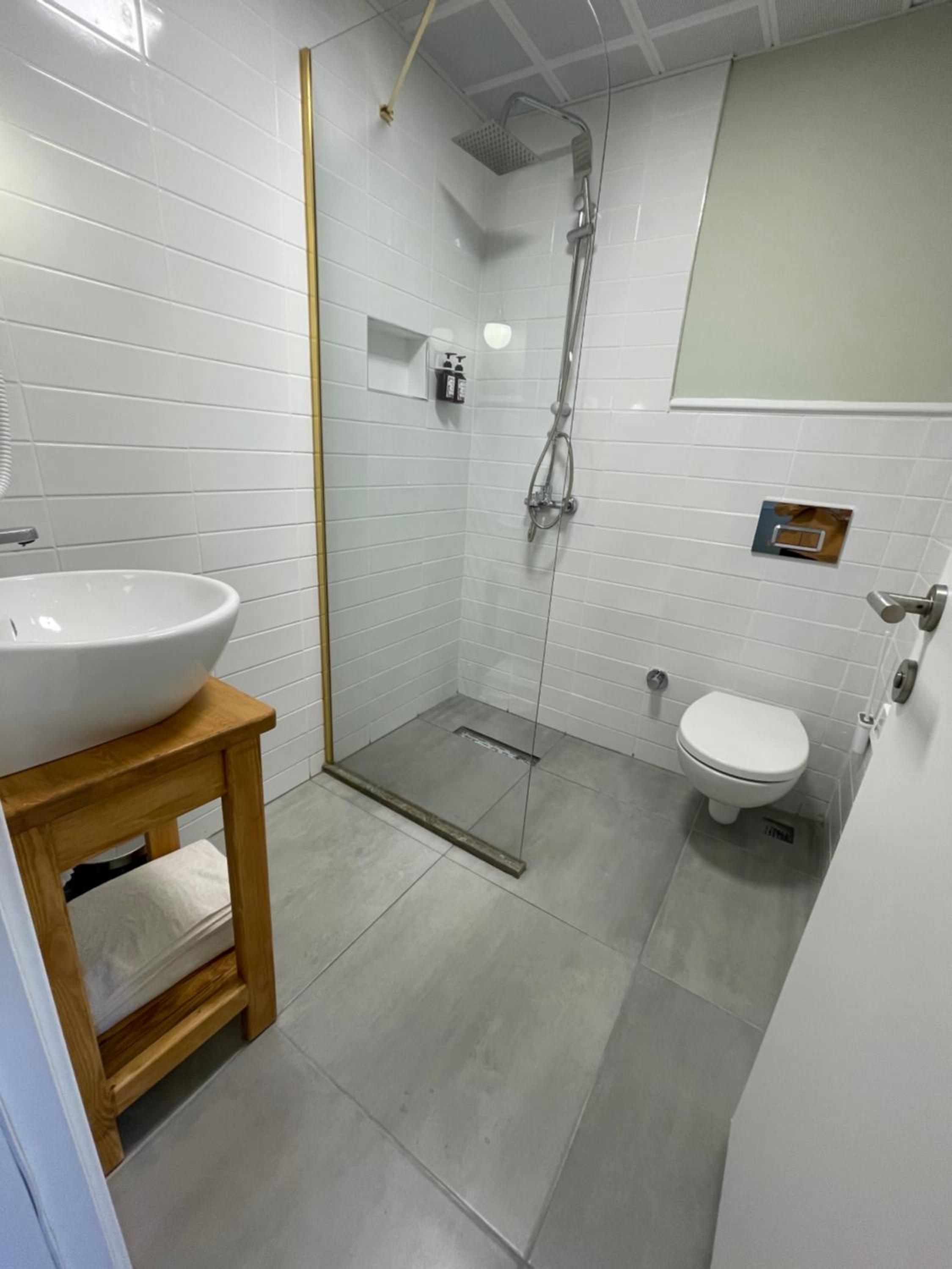 Budget Triple Room - Photo 12