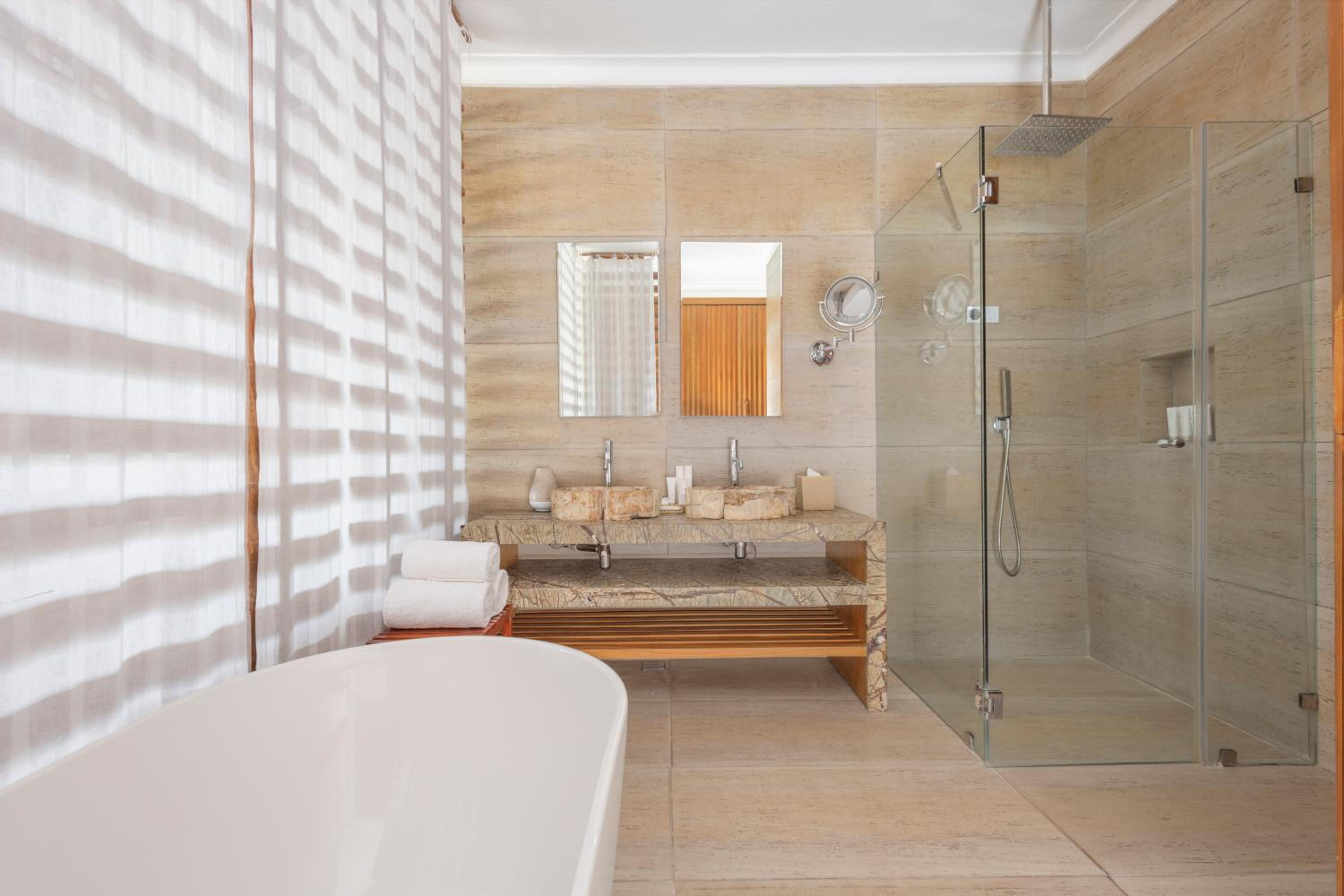 Premium, Junior Suite, 1 King, Ocean view, Balcony - Photo 4