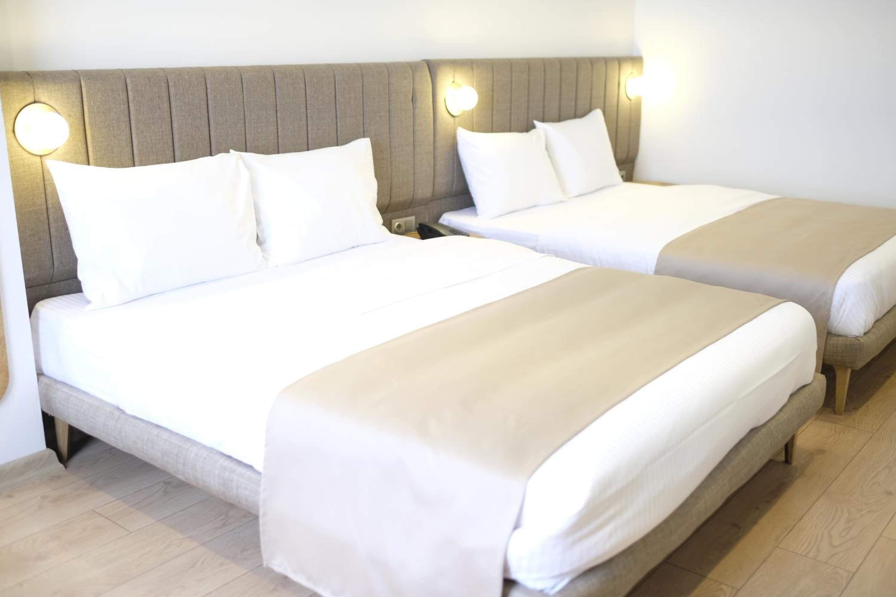 Deluxe Quadruple Room - Photo 7
