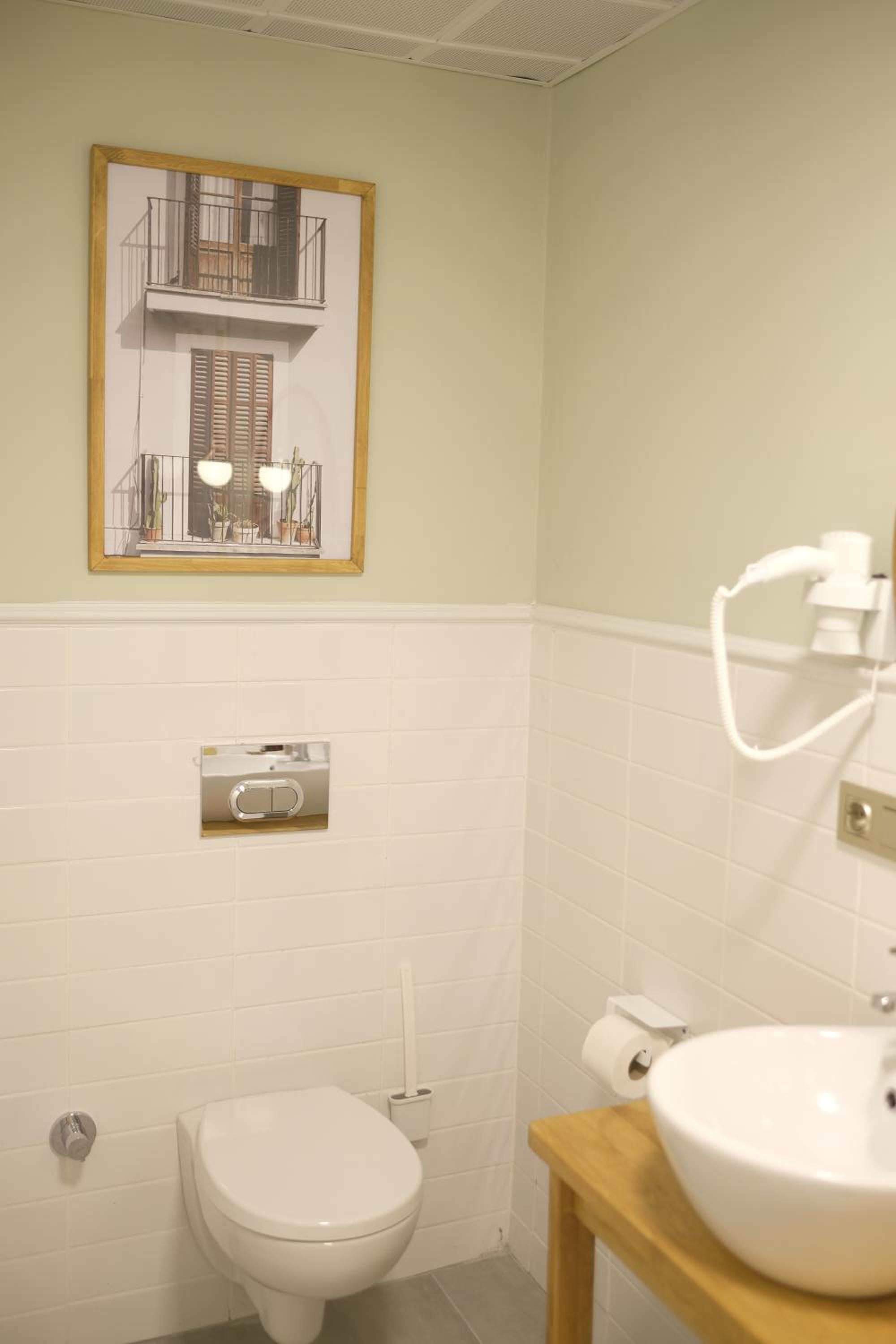 Deluxe Double Room - Photo 15