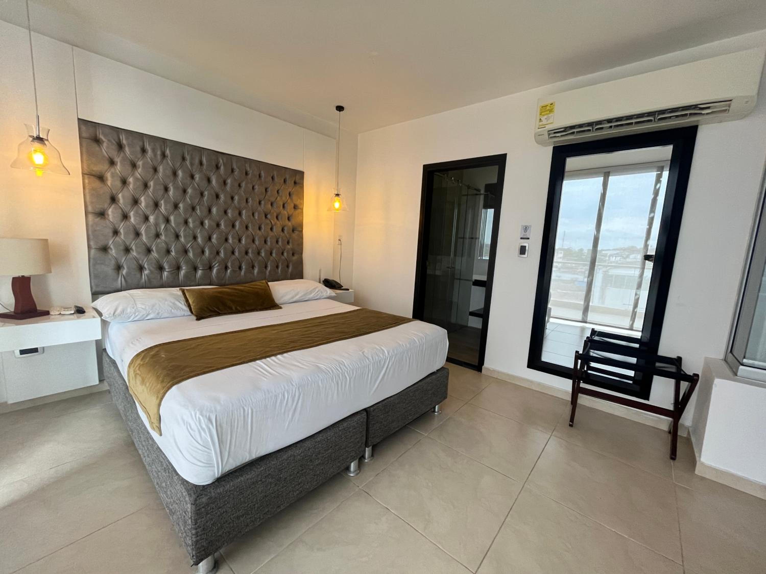 Junior Suite - Photo 1