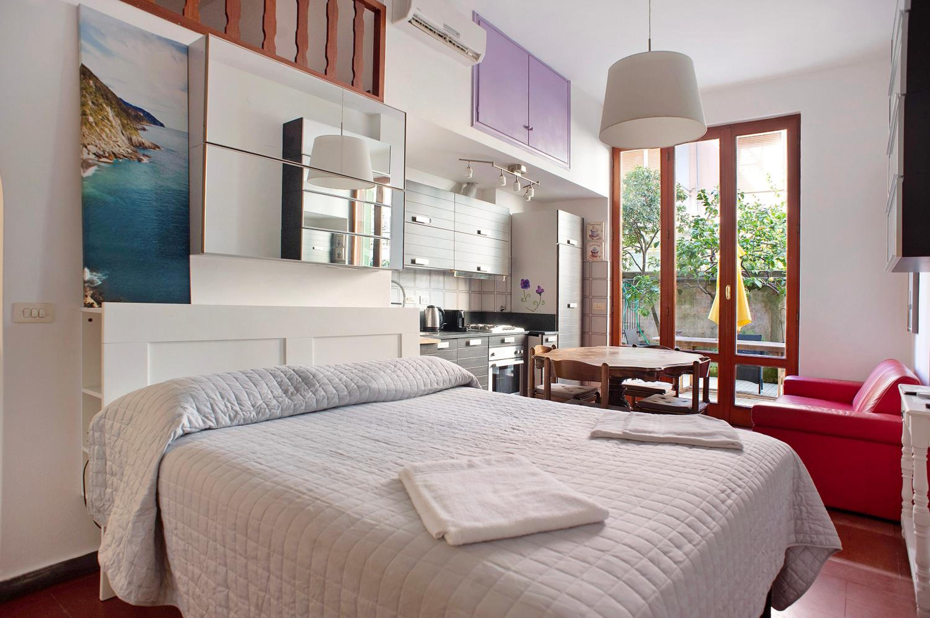 Superior One-Bedroom Apartment