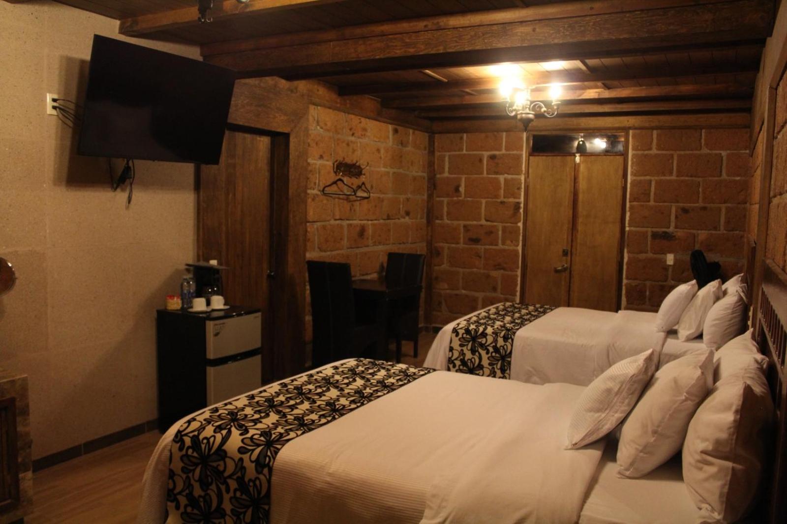 King Room with Two King Beds photo 2