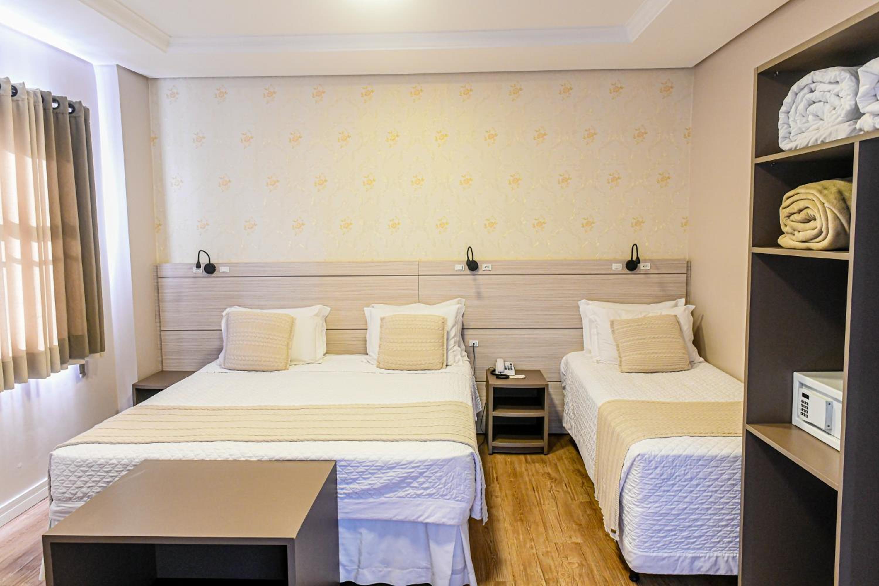 Luxury Triple Room photo 2