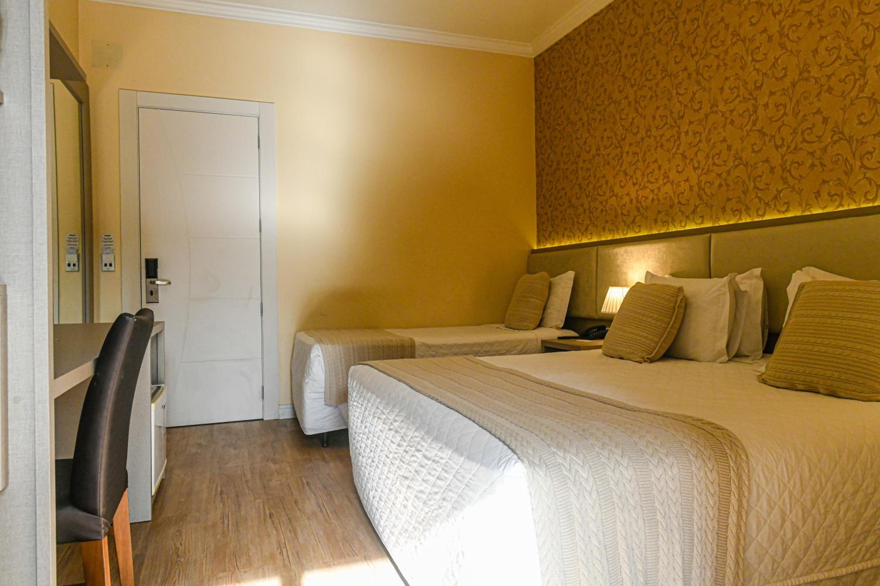Luxury Triple Room photo 3