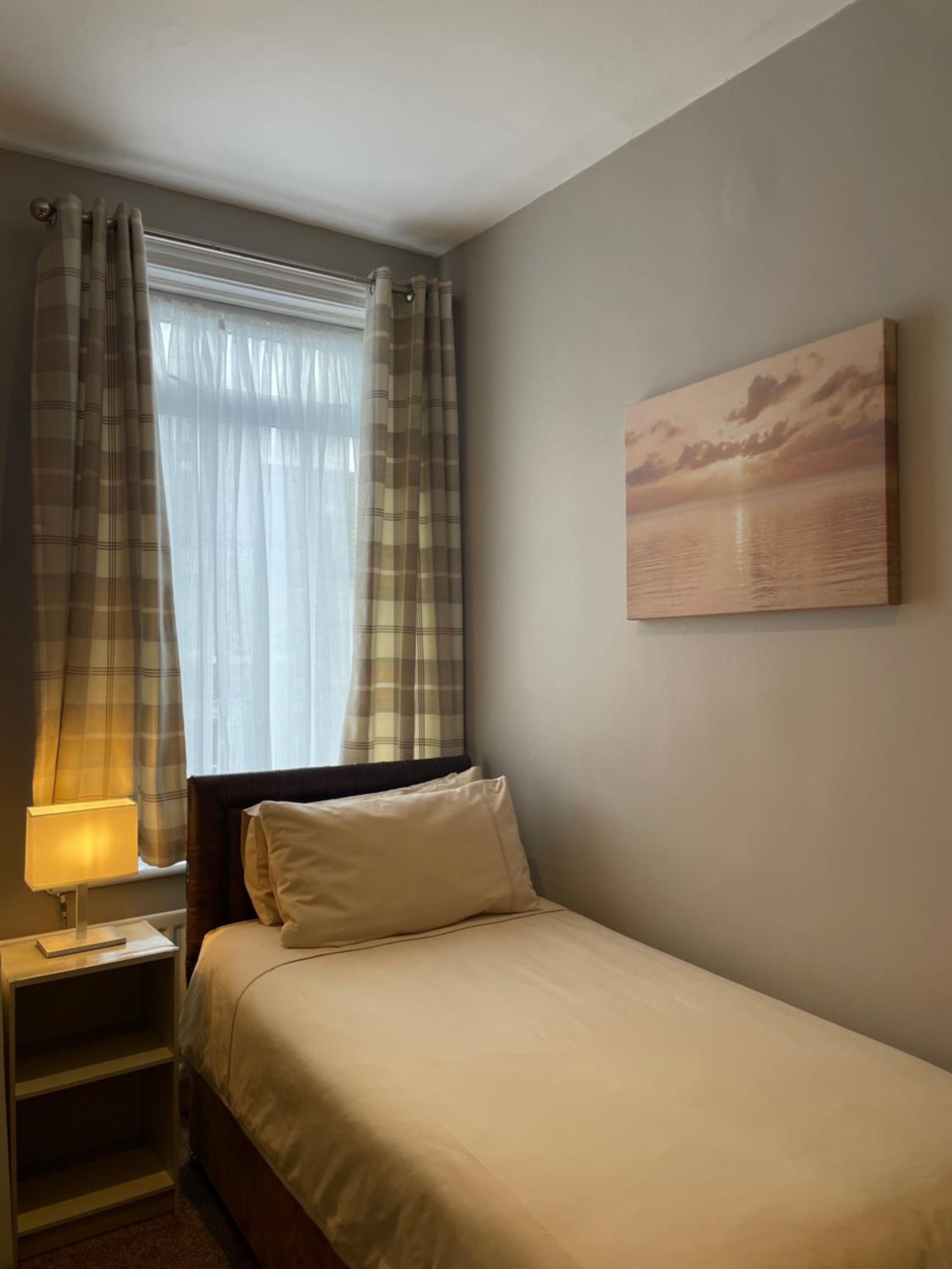 Single Room With Shared Bathroom photo 1