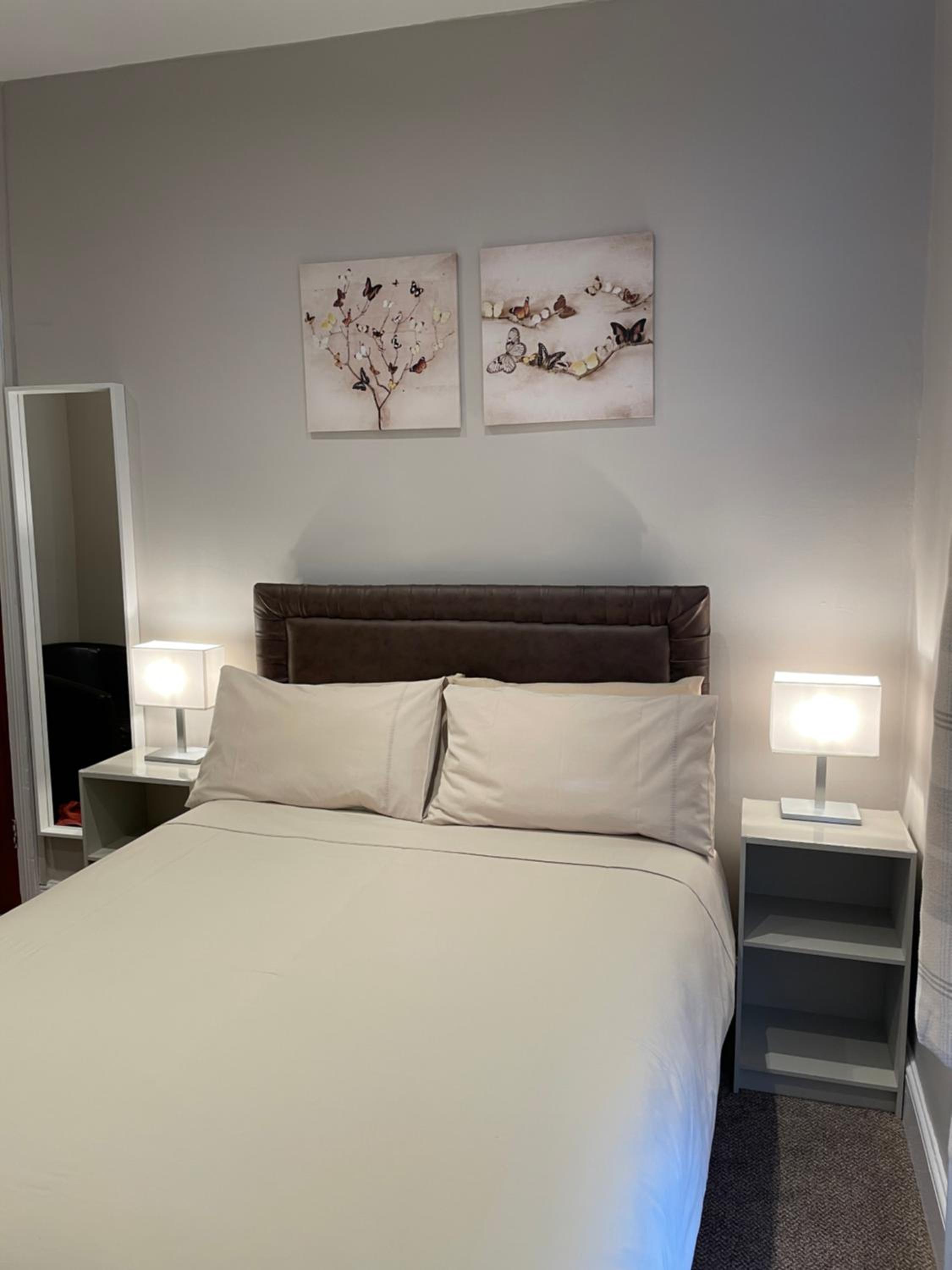 Double Room With Private Bathroom photo 1
