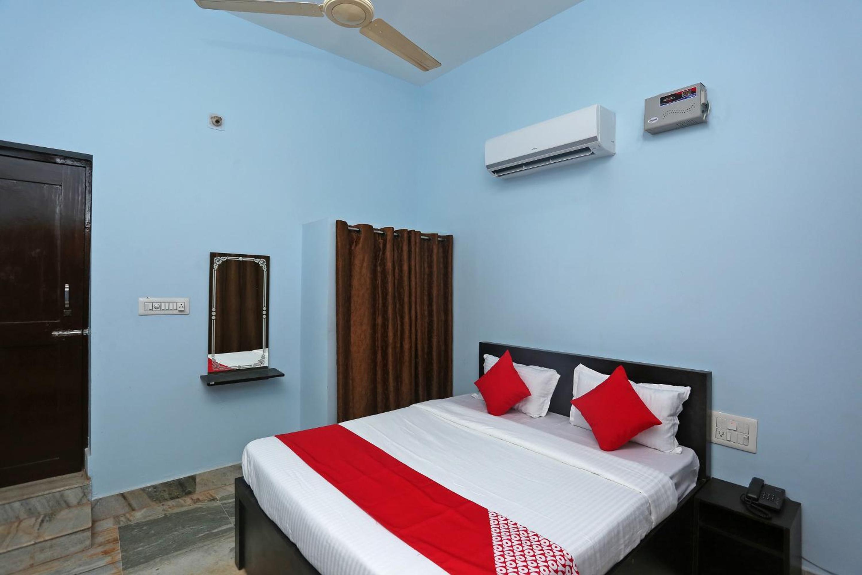 Small Double Room photo 2