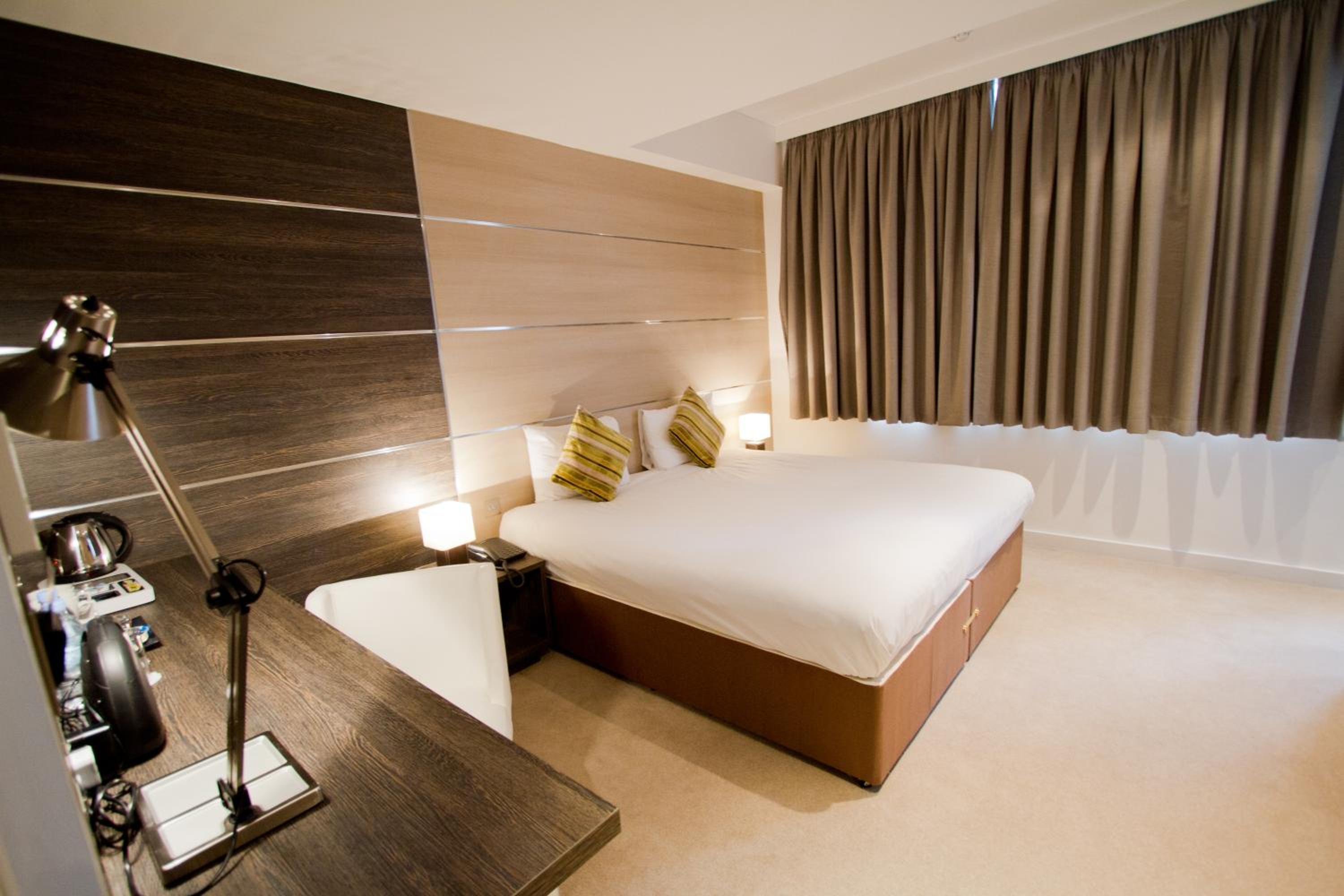 Superior Double Bedroom photo 2