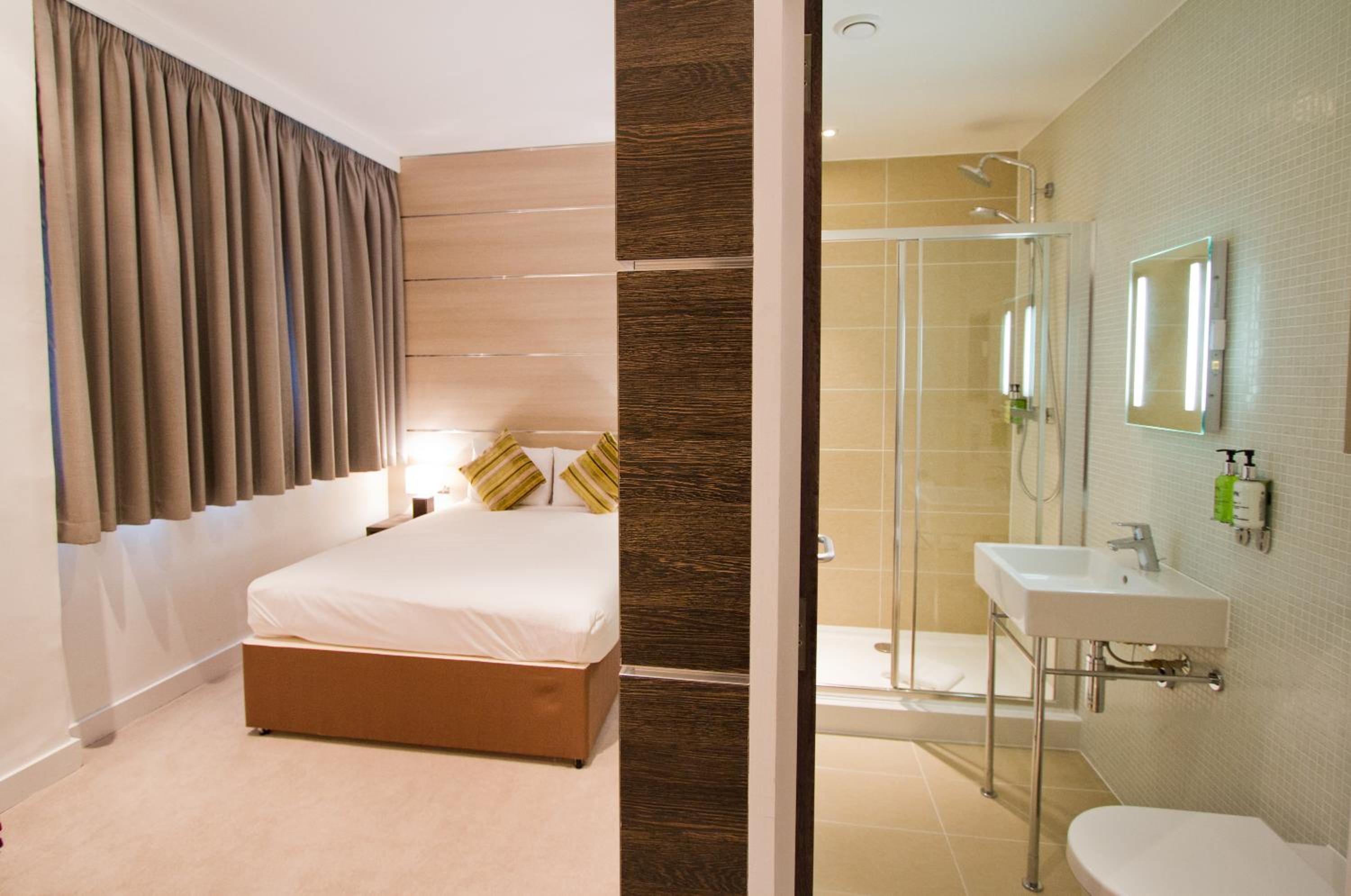 Standard Double Room photo 3