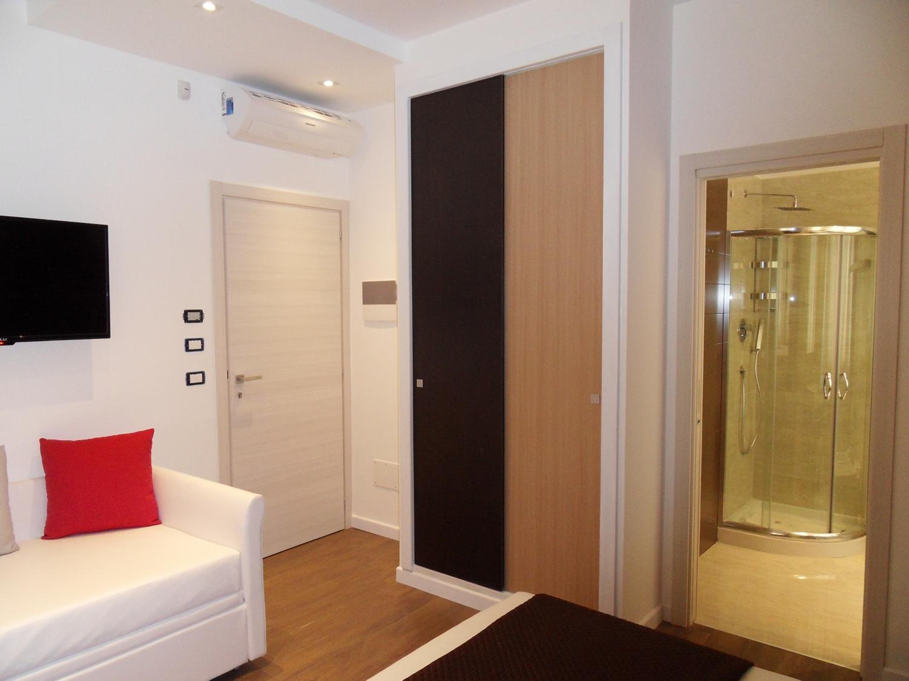 Deluxe Triple Room photo 2