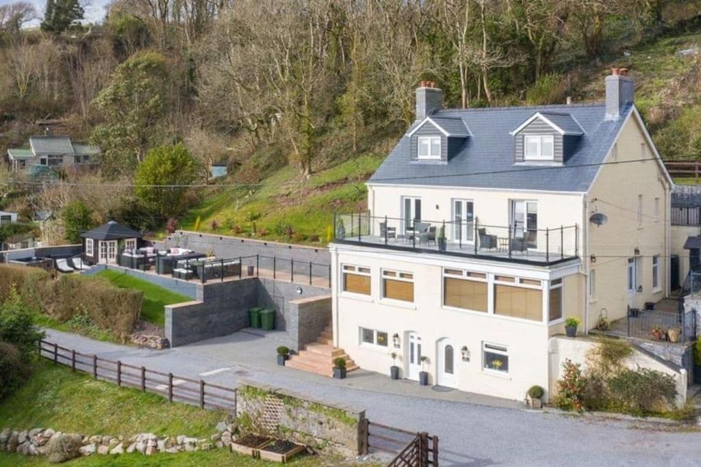 Villa with Sea View photo 2