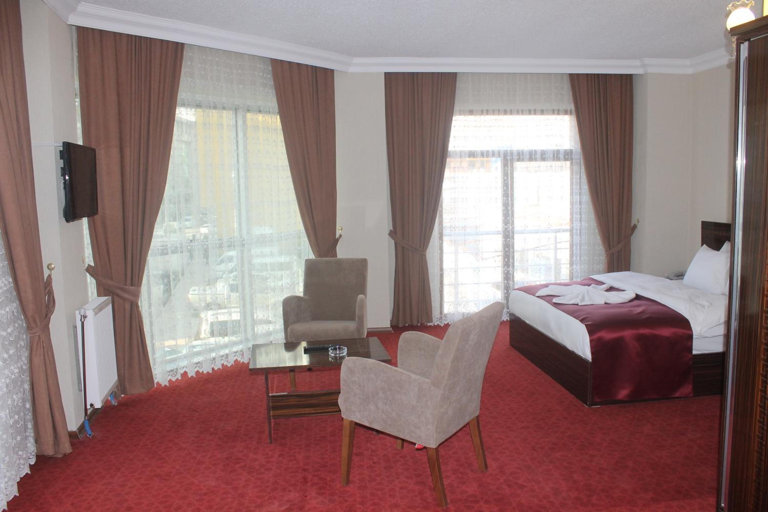 Deluxe Double or Twin Room with City View photo 2