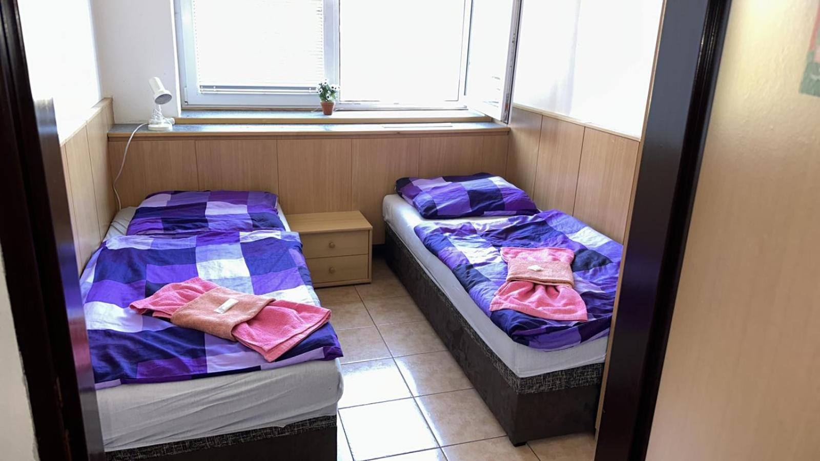 Twin Room with Bathroom photo 2