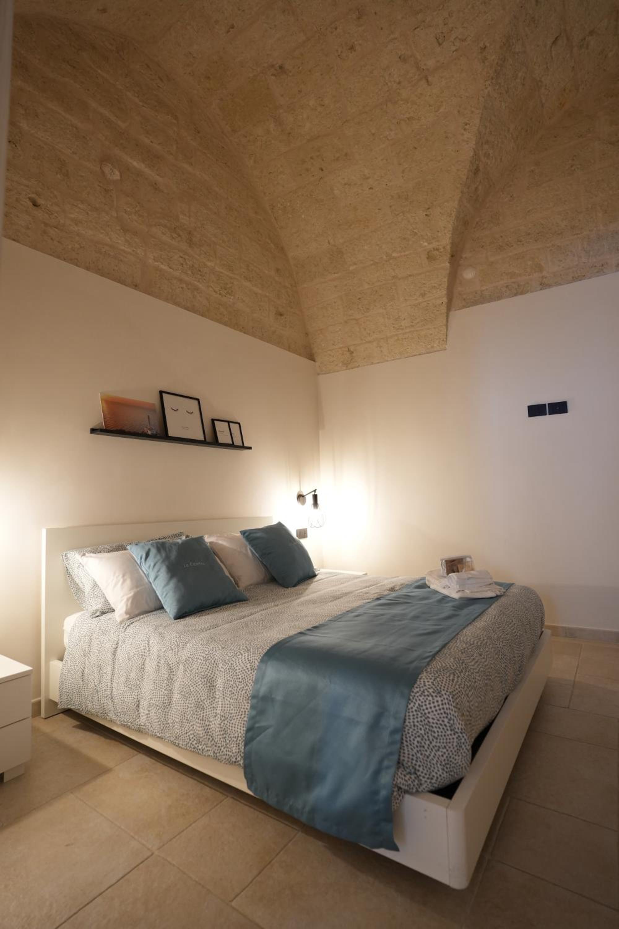 One-Bedroom House photo 1