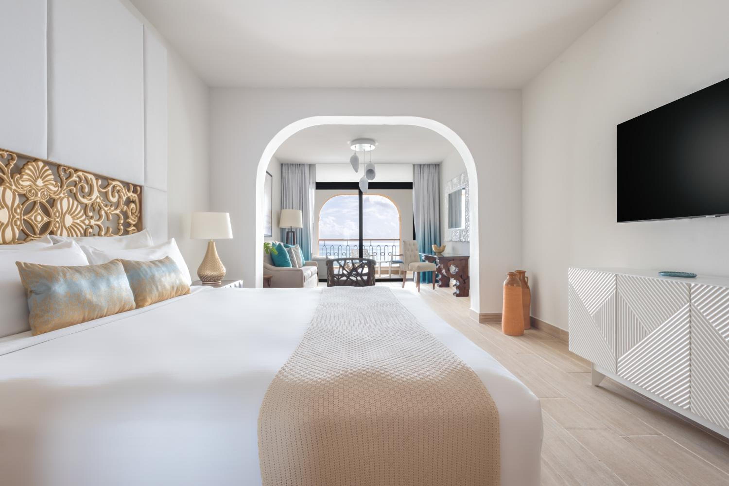 Premium, Junior Suite, 1 King, Ocean view, Balcony - Photo 2