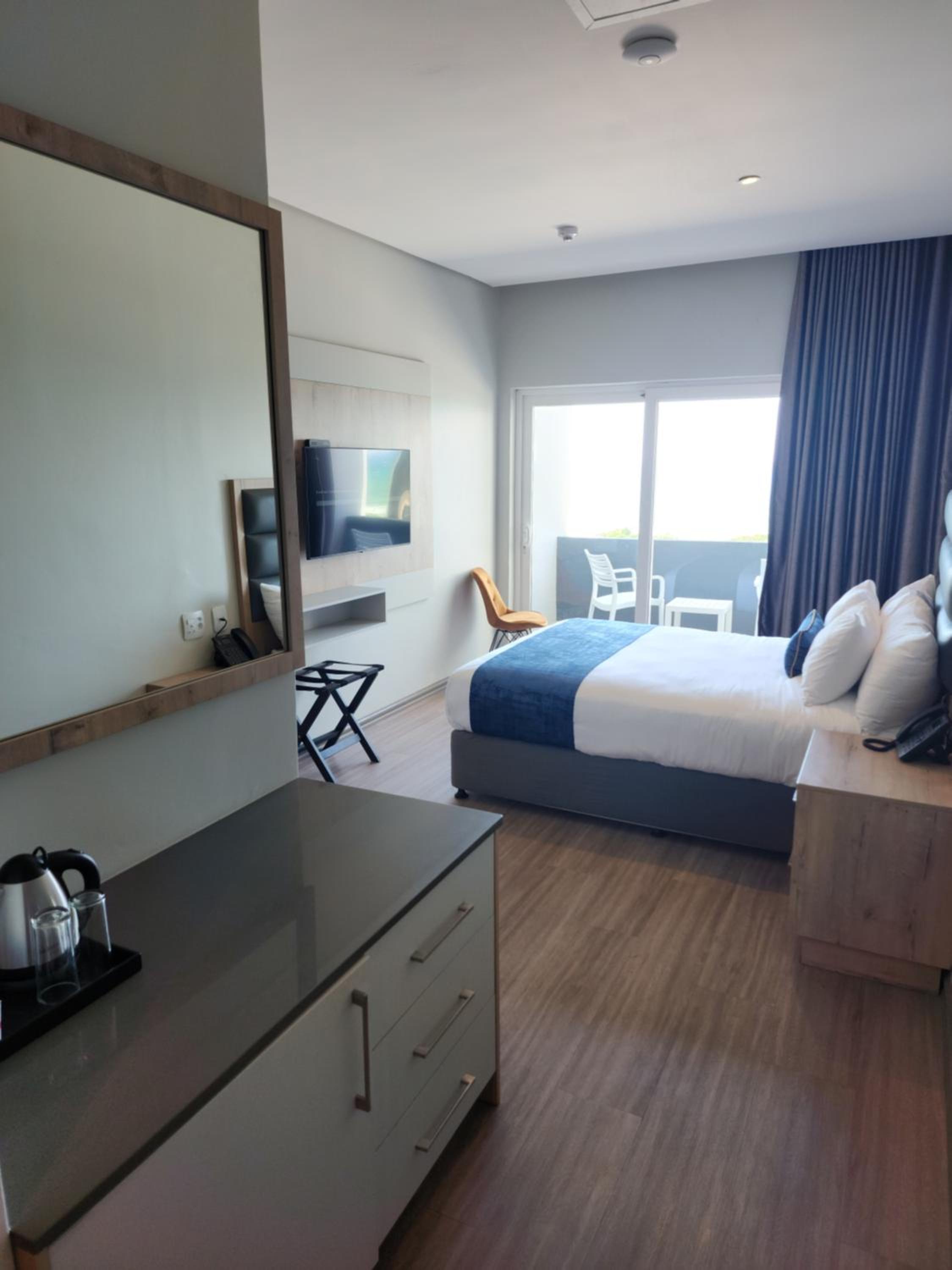 Queen Room with Sea View