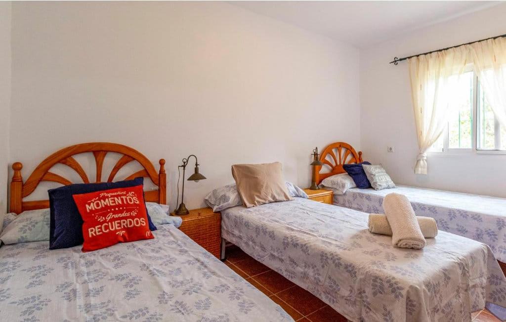 Casa adosada de tres habitaciones