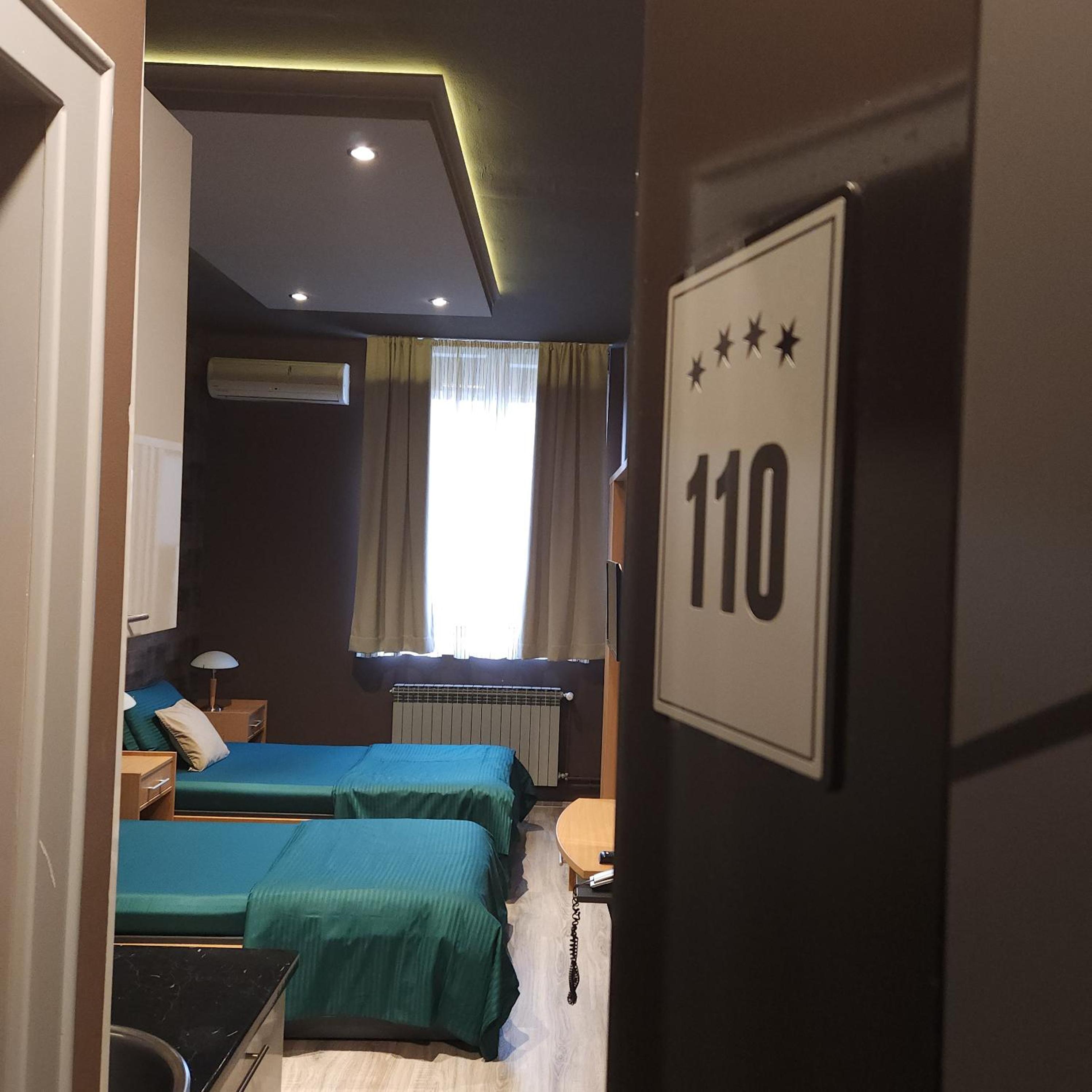 Deluxe Quadruple Room