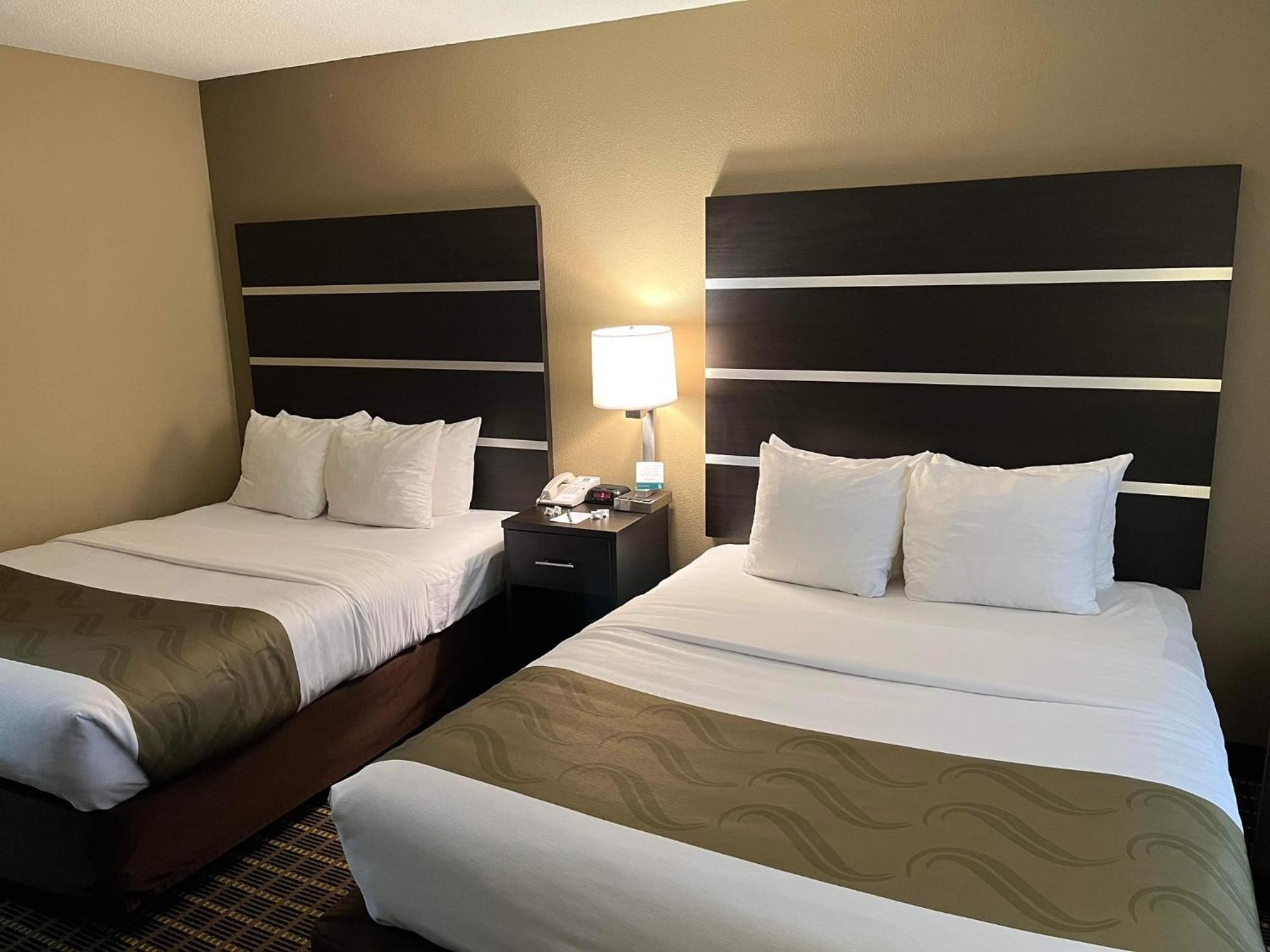 Queen Room with Two Queen Beds - Non-Smoking - Photo 1