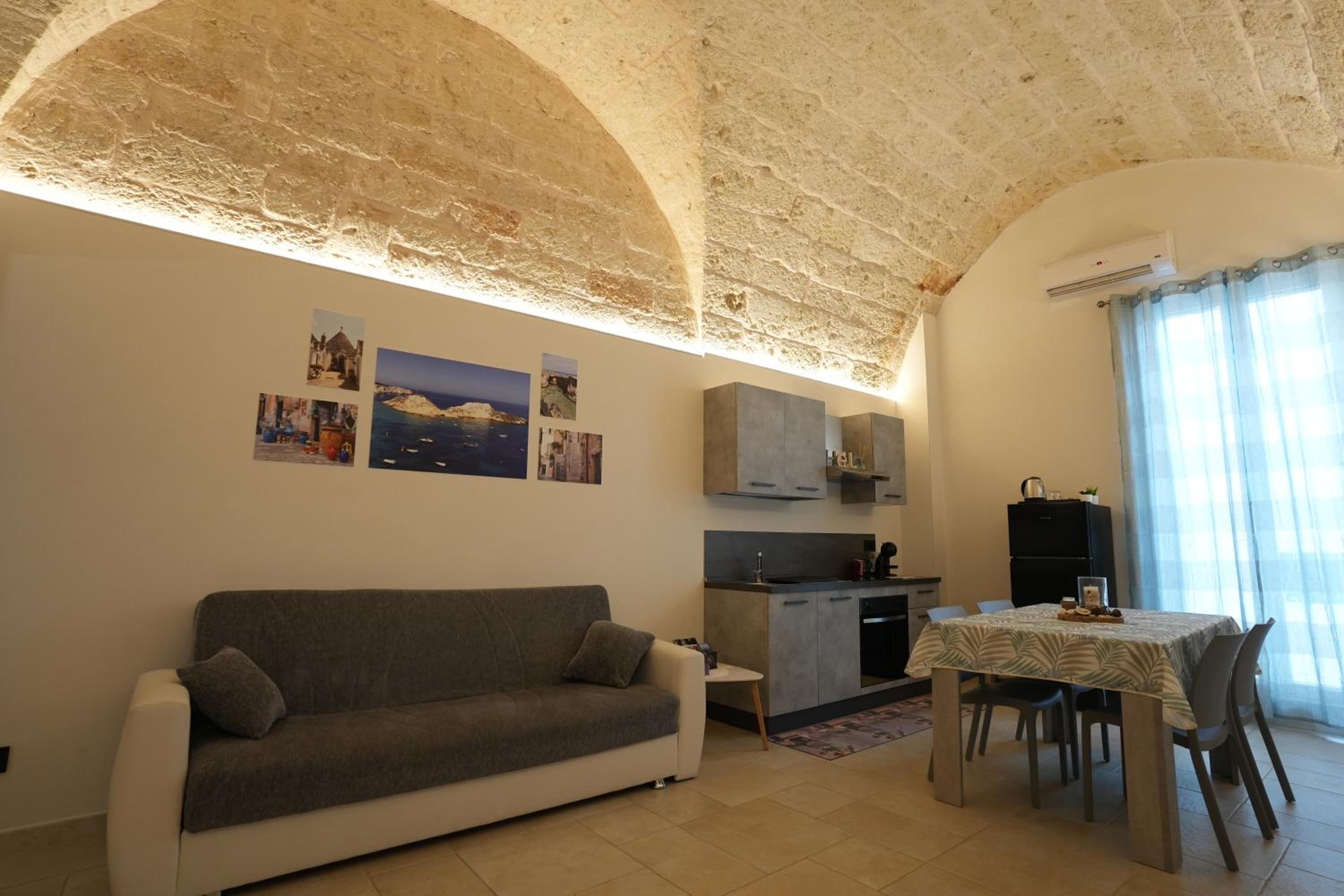 One-Bedroom House photo 2