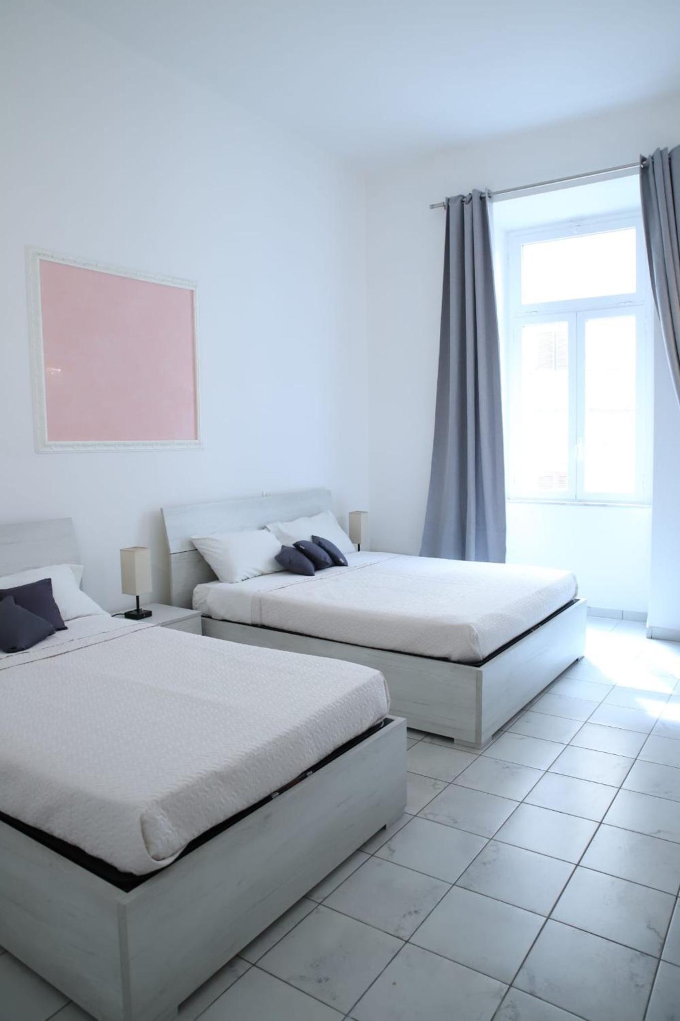 Comfort Quadruple Room - Street View
