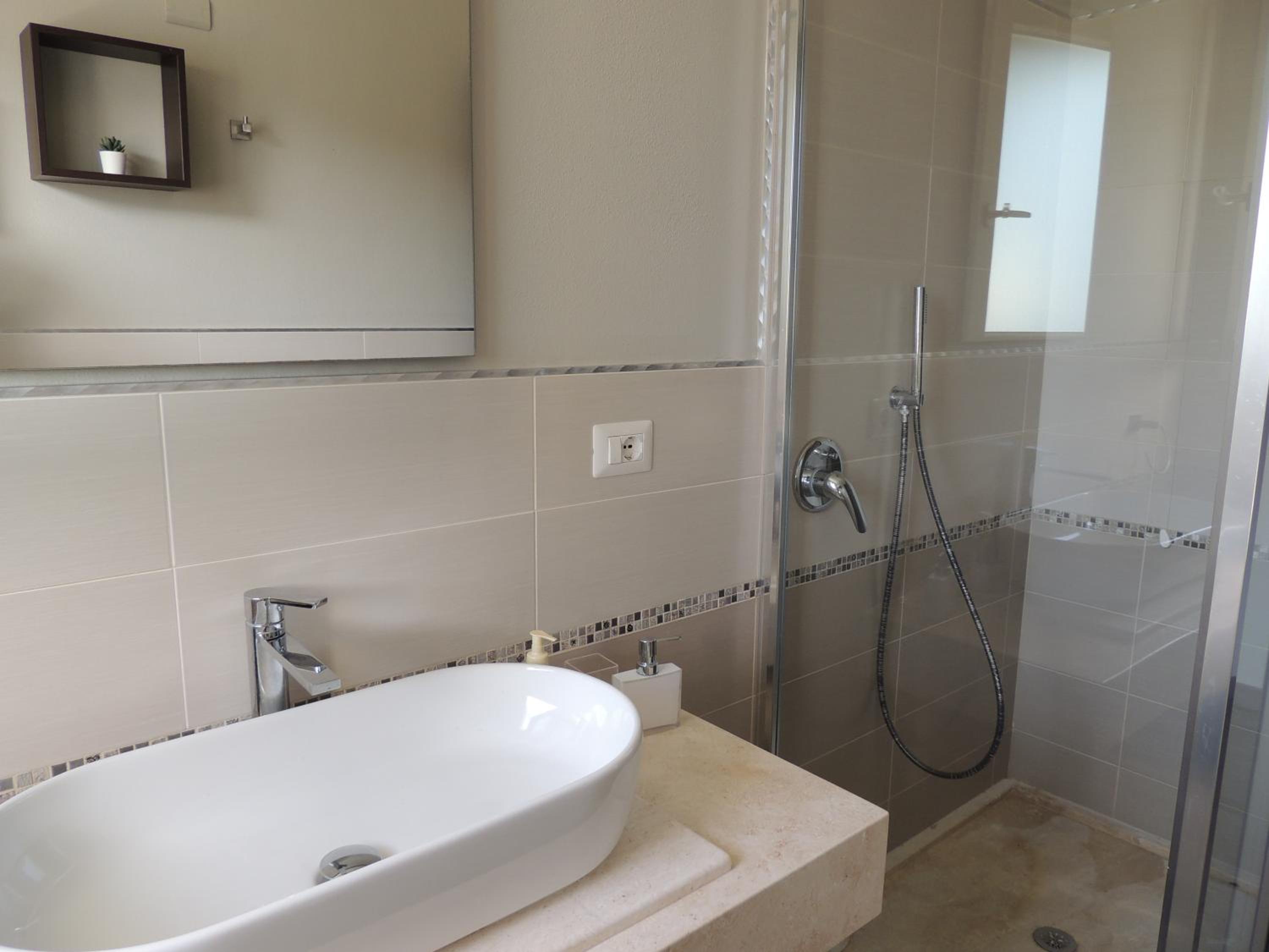 Triple Room with Private Bathroom - Photo 2